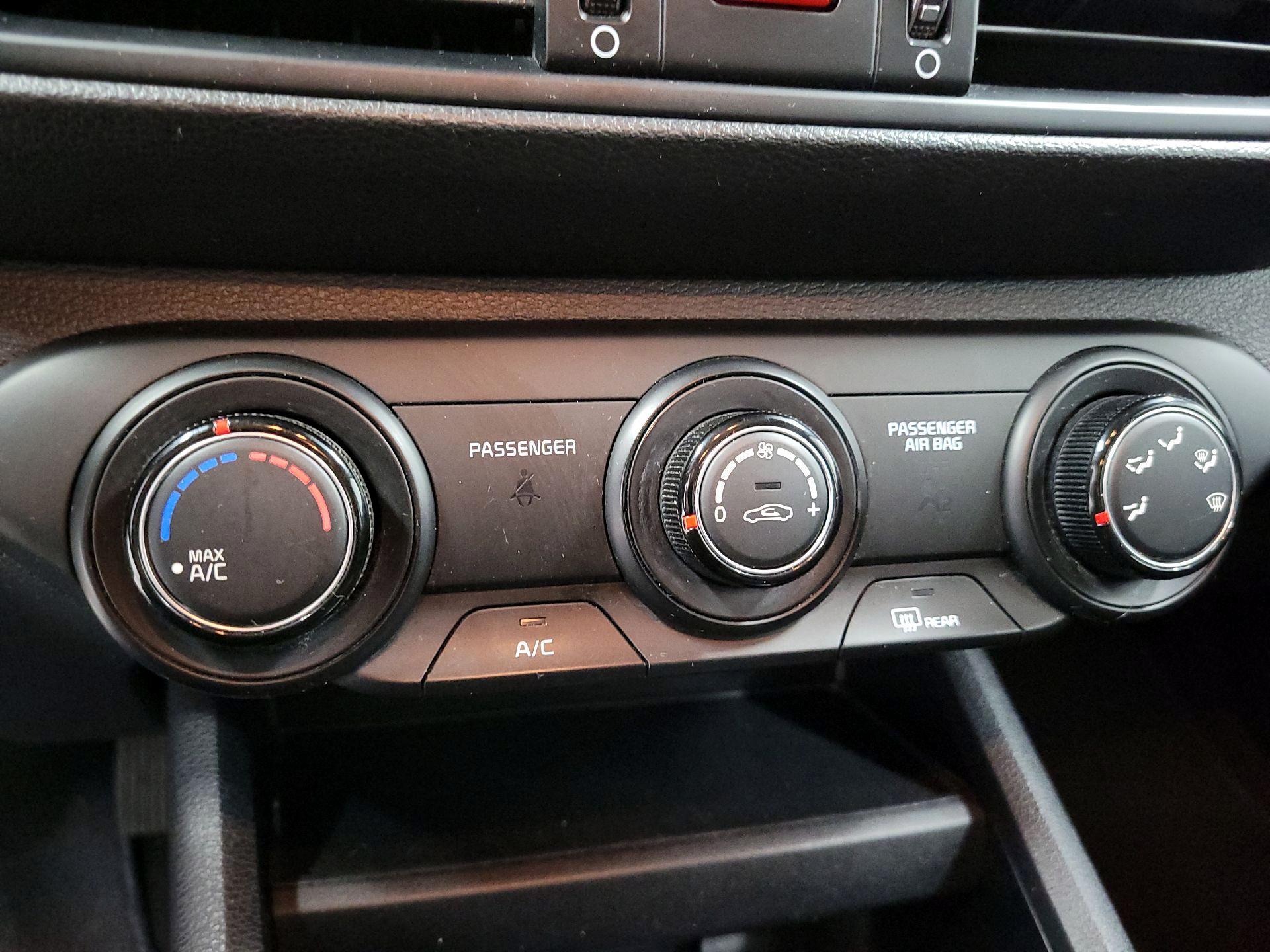 Thumbnail: 2020 Kia Forte - 14