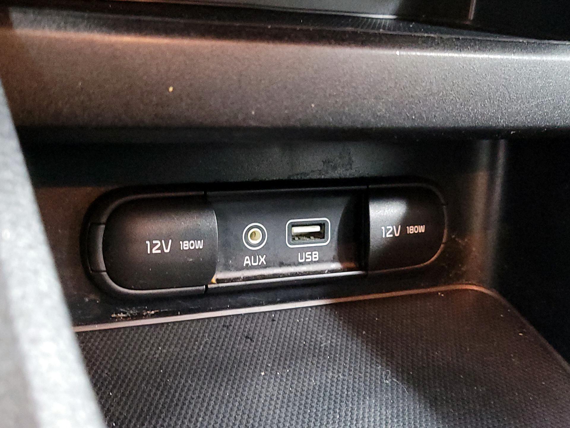 Thumbnail: 2020 Kia Forte - 16