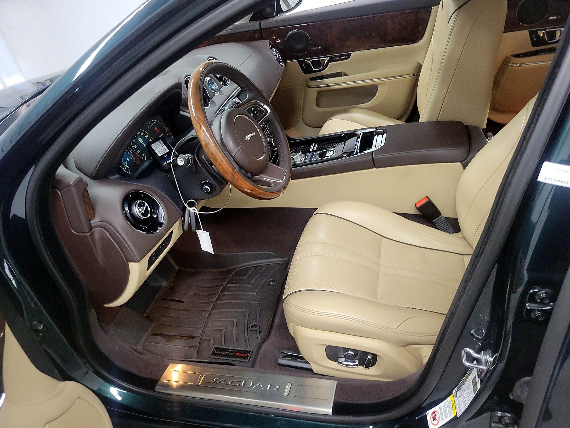 Thumbnail: 2017 Jaguar XJ - 11