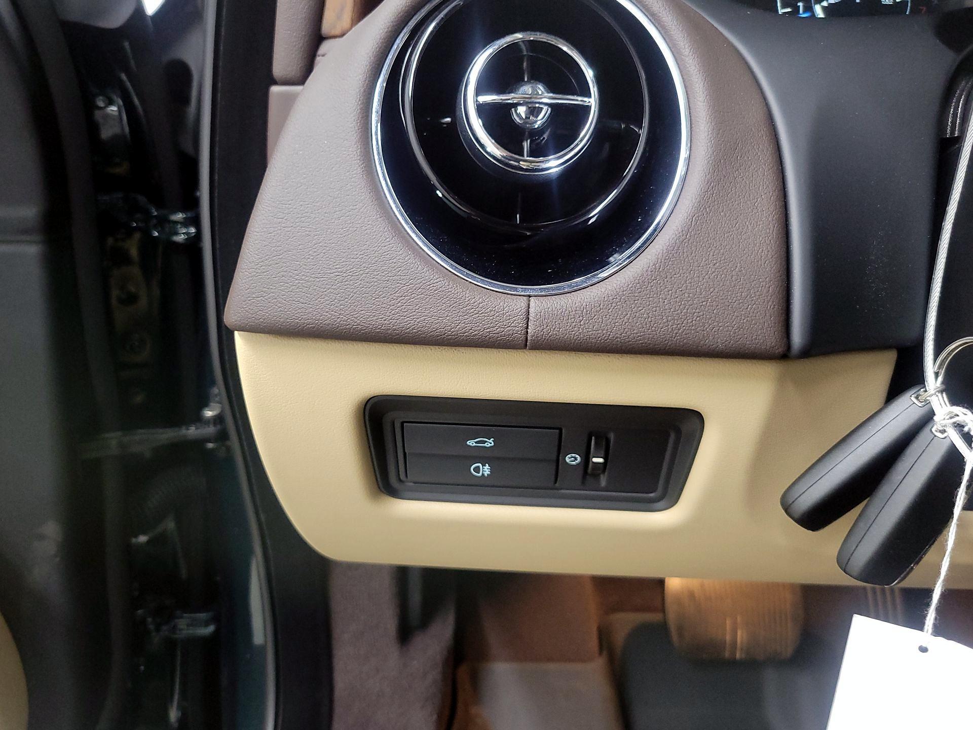 Thumbnail: 2017 Jaguar XJ - 13