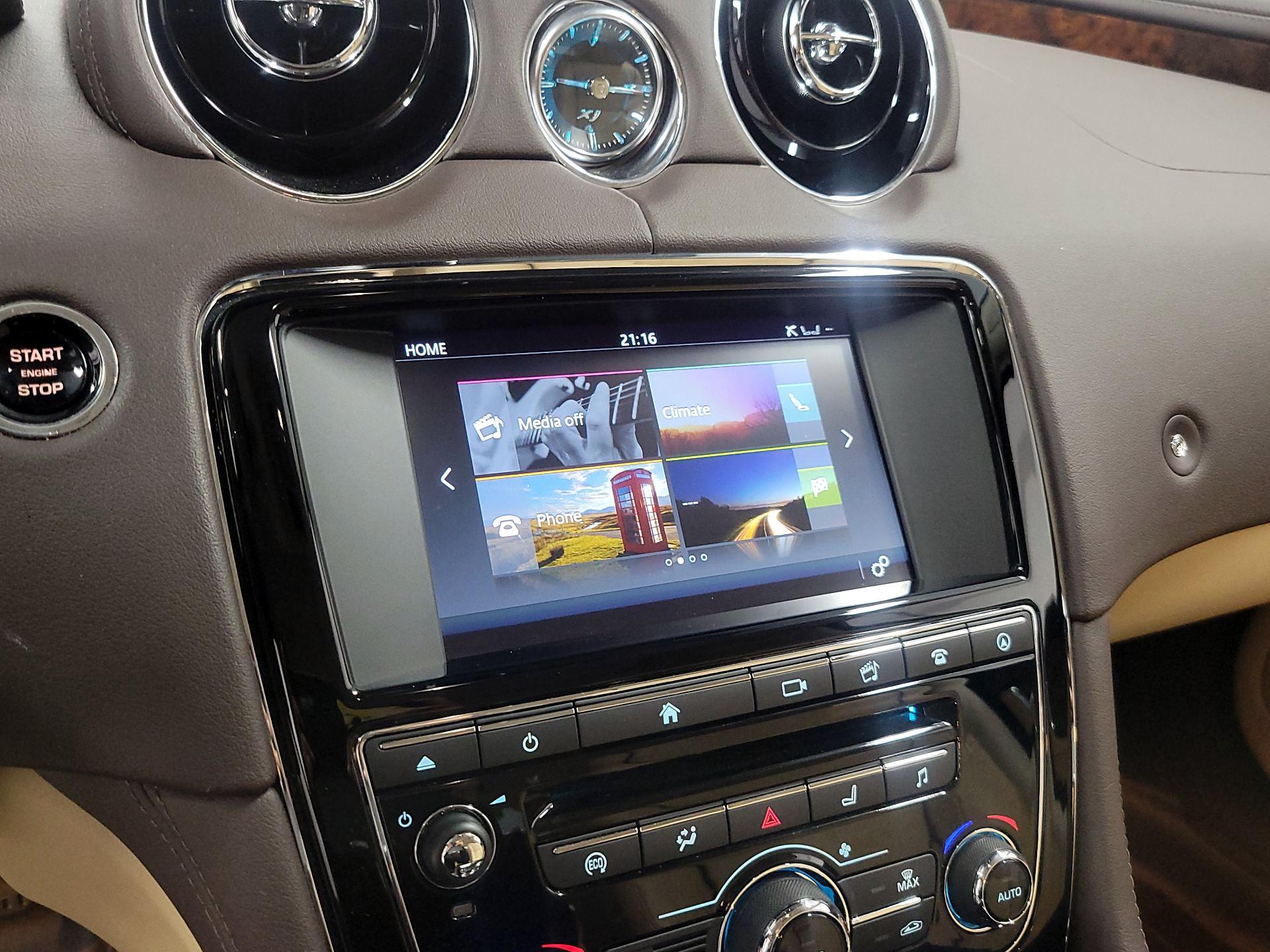 Thumbnail: 2017 Jaguar XJ - 14