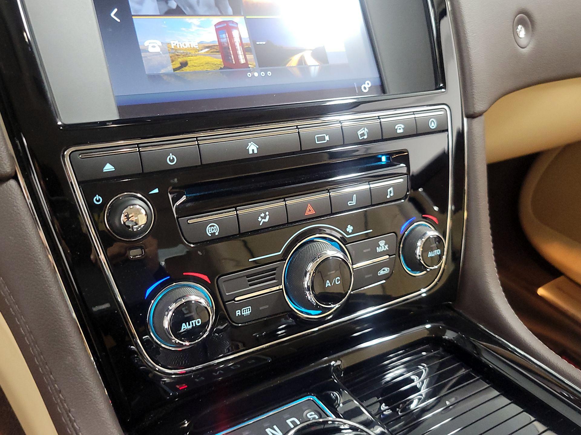 Thumbnail: 2017 Jaguar XJ - 15