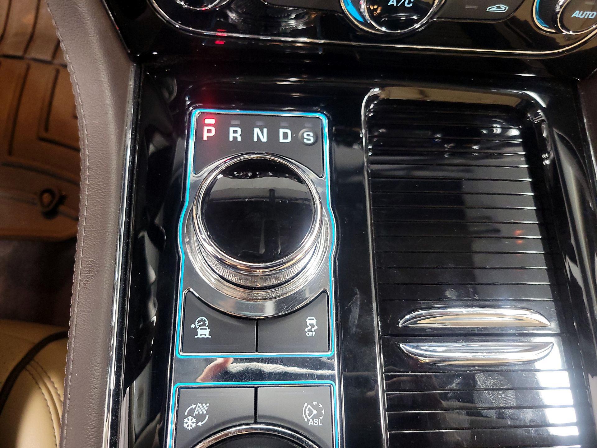 Thumbnail: 2017 Jaguar XJ - 16