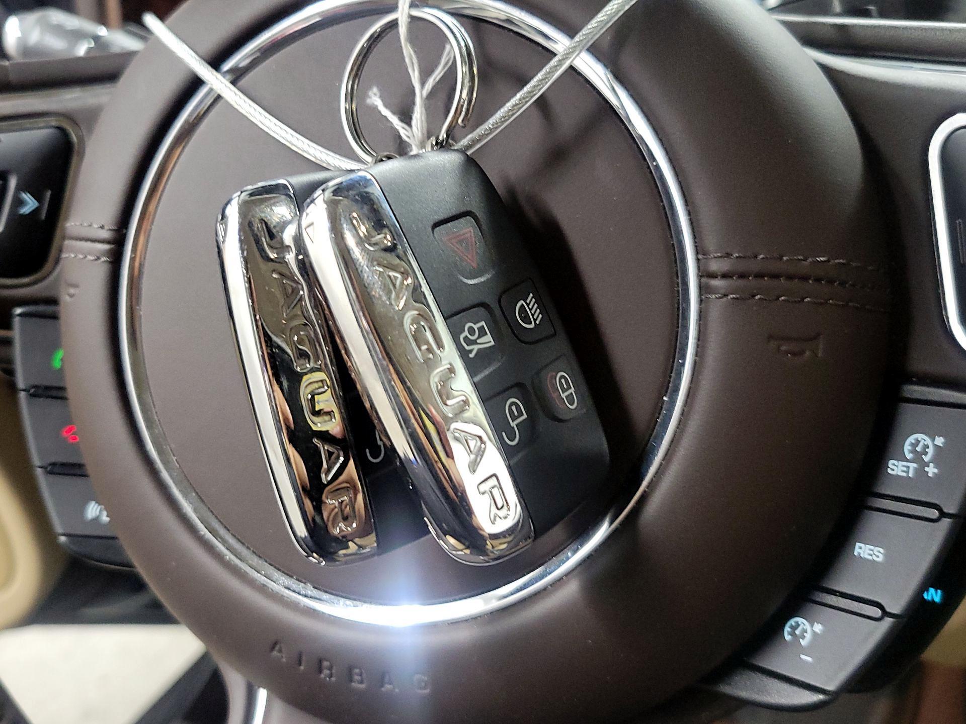 Thumbnail: 2017 Jaguar XJ - 20