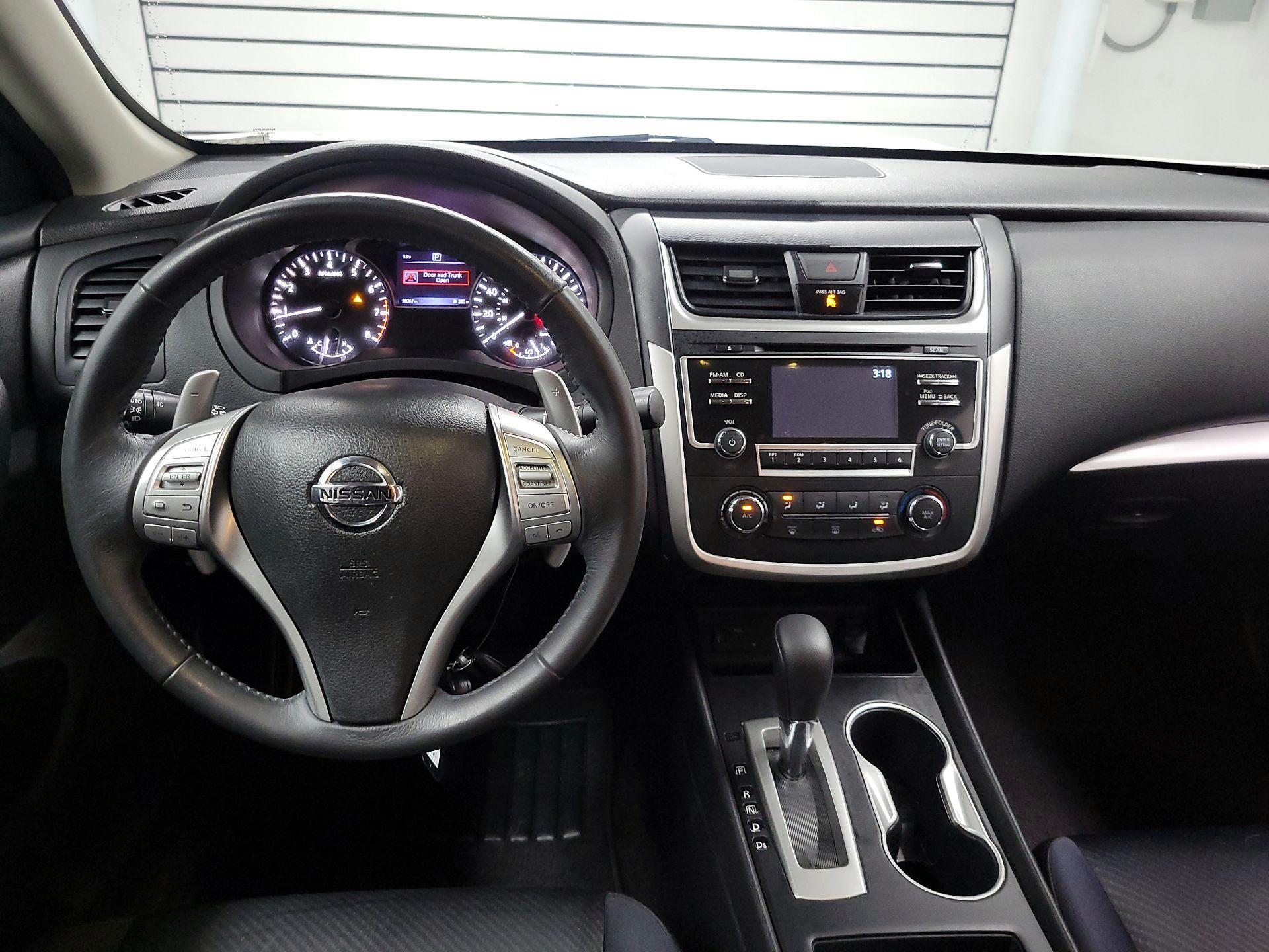 Thumbnail: 2017 Nissan Altima - 9