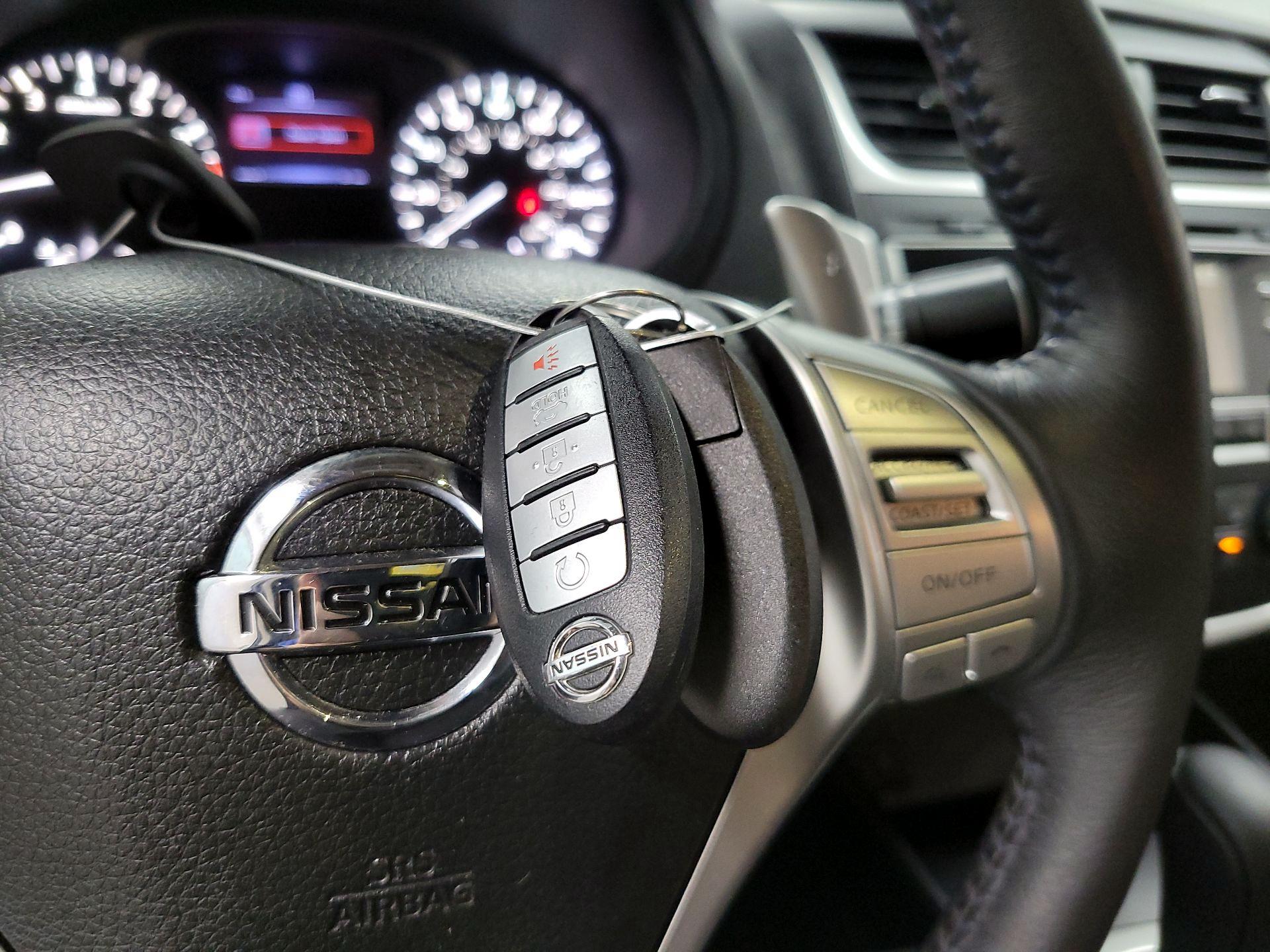 Thumbnail: 2017 Nissan Altima - 20