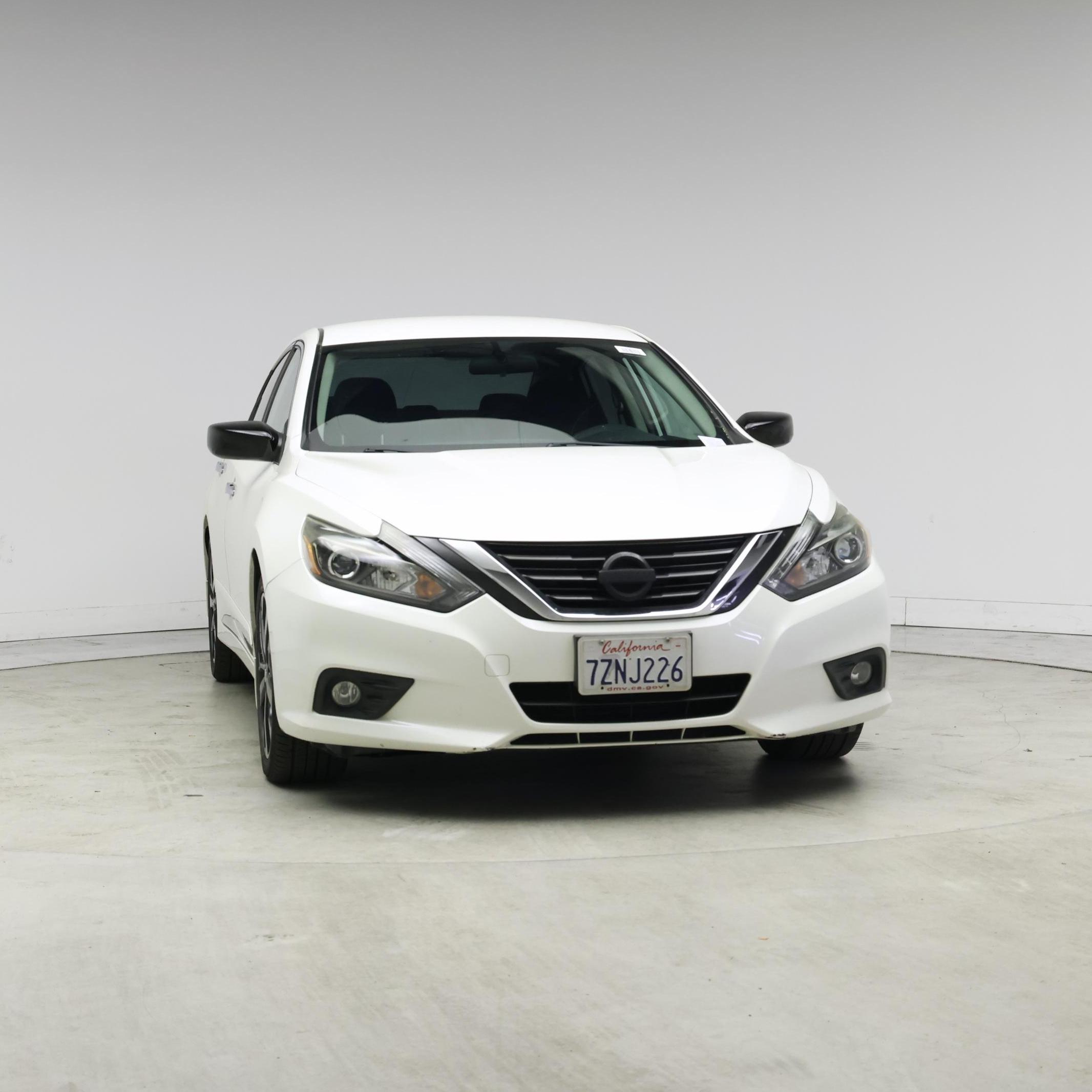 Thumbnail: 2017 Nissan Altima - 5