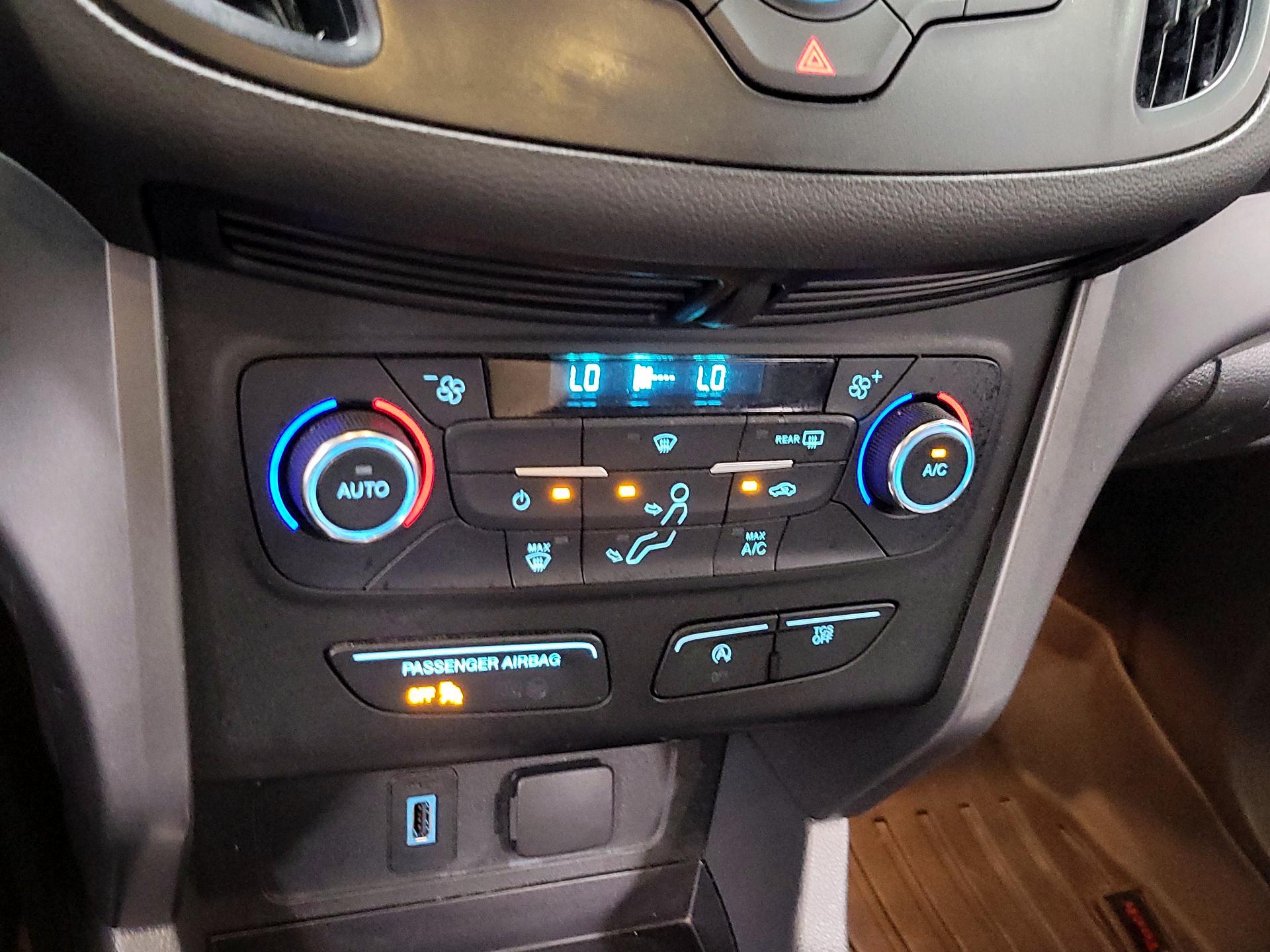 Thumbnail: 2017 Ford Escape - 13