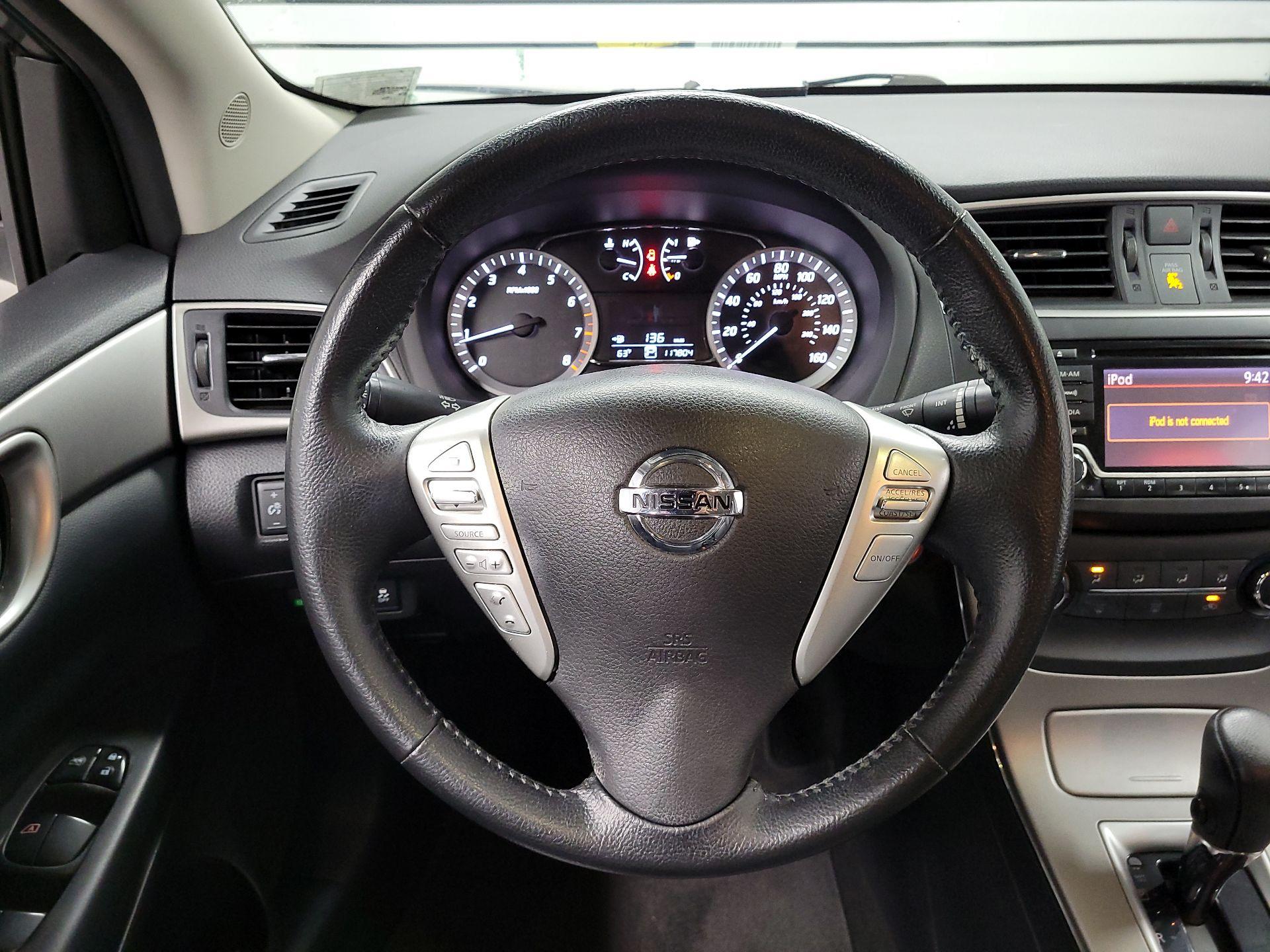 Thumbnail: 2015 Nissan Sentra - 10