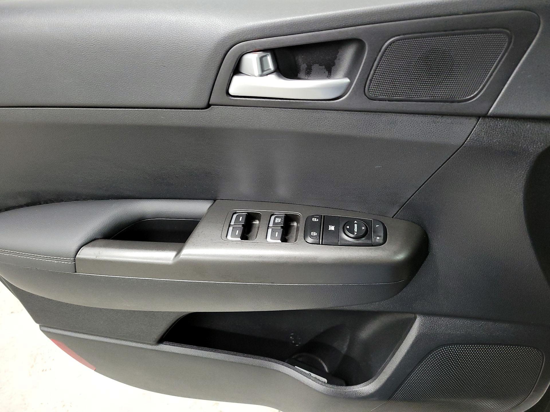 Thumbnail: 2020 Kia Sportage - 12