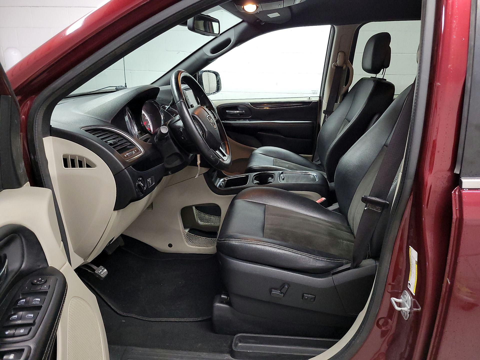 Thumbnail: 2019 Dodge Grand Caravan - 9