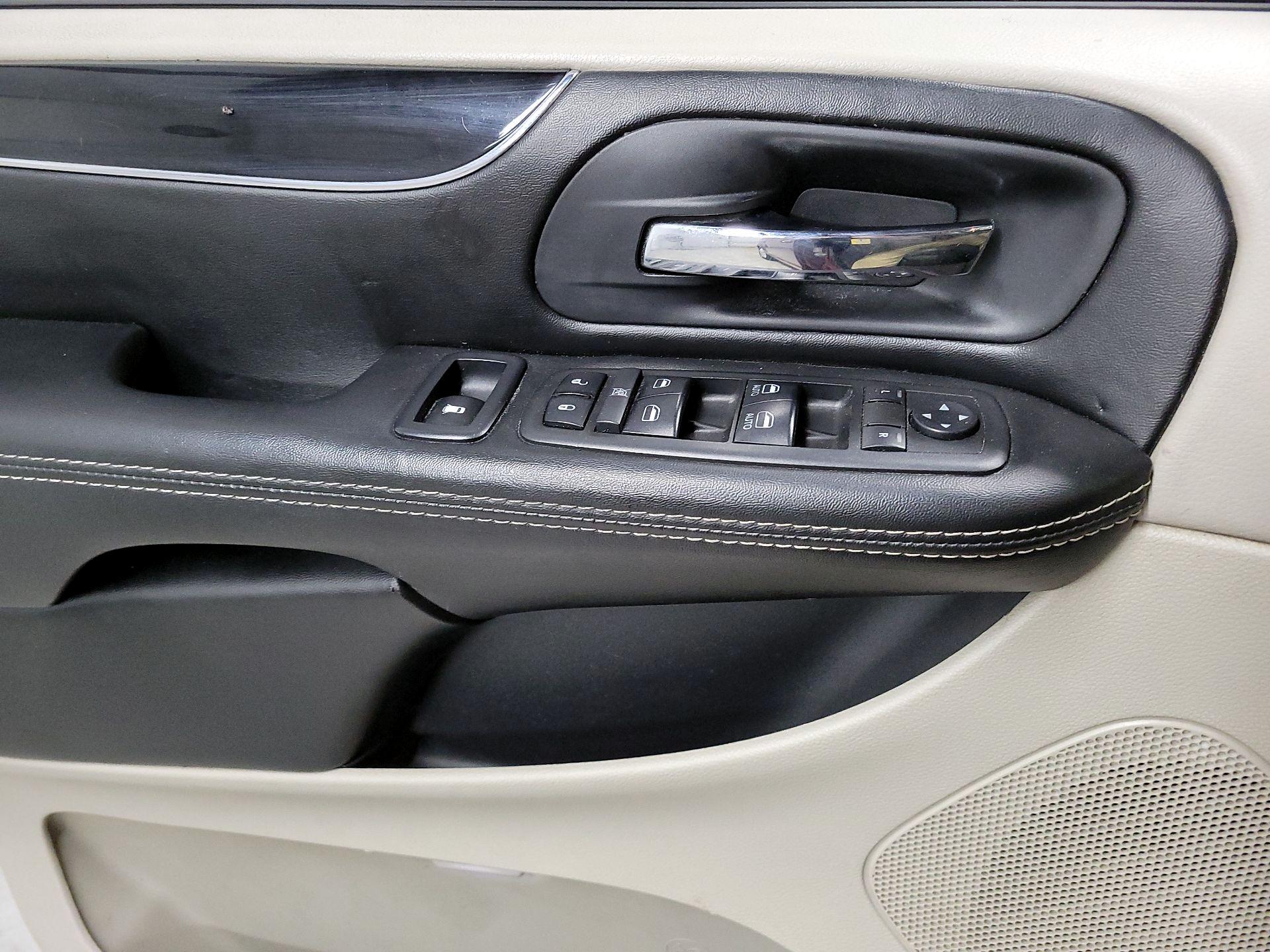 Thumbnail: 2019 Dodge Grand Caravan - 10