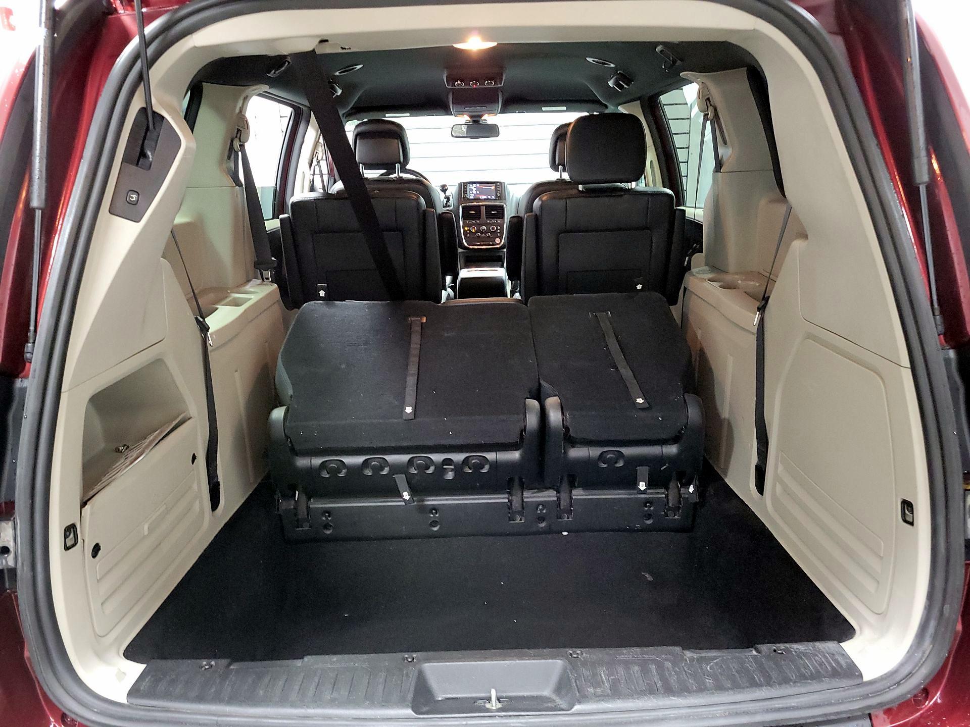 Thumbnail: 2019 Dodge Grand Caravan - 19