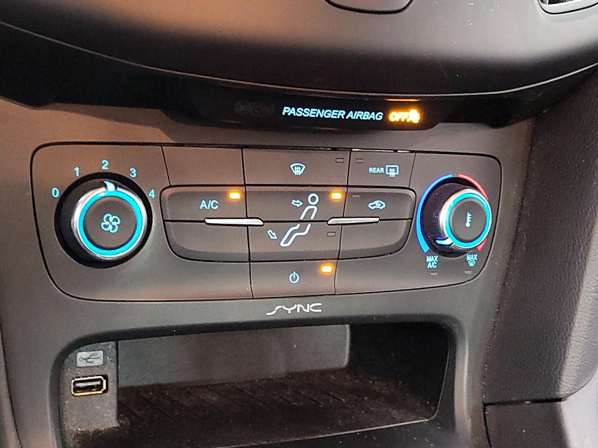 Thumbnail: 2015 Ford Focus - 13