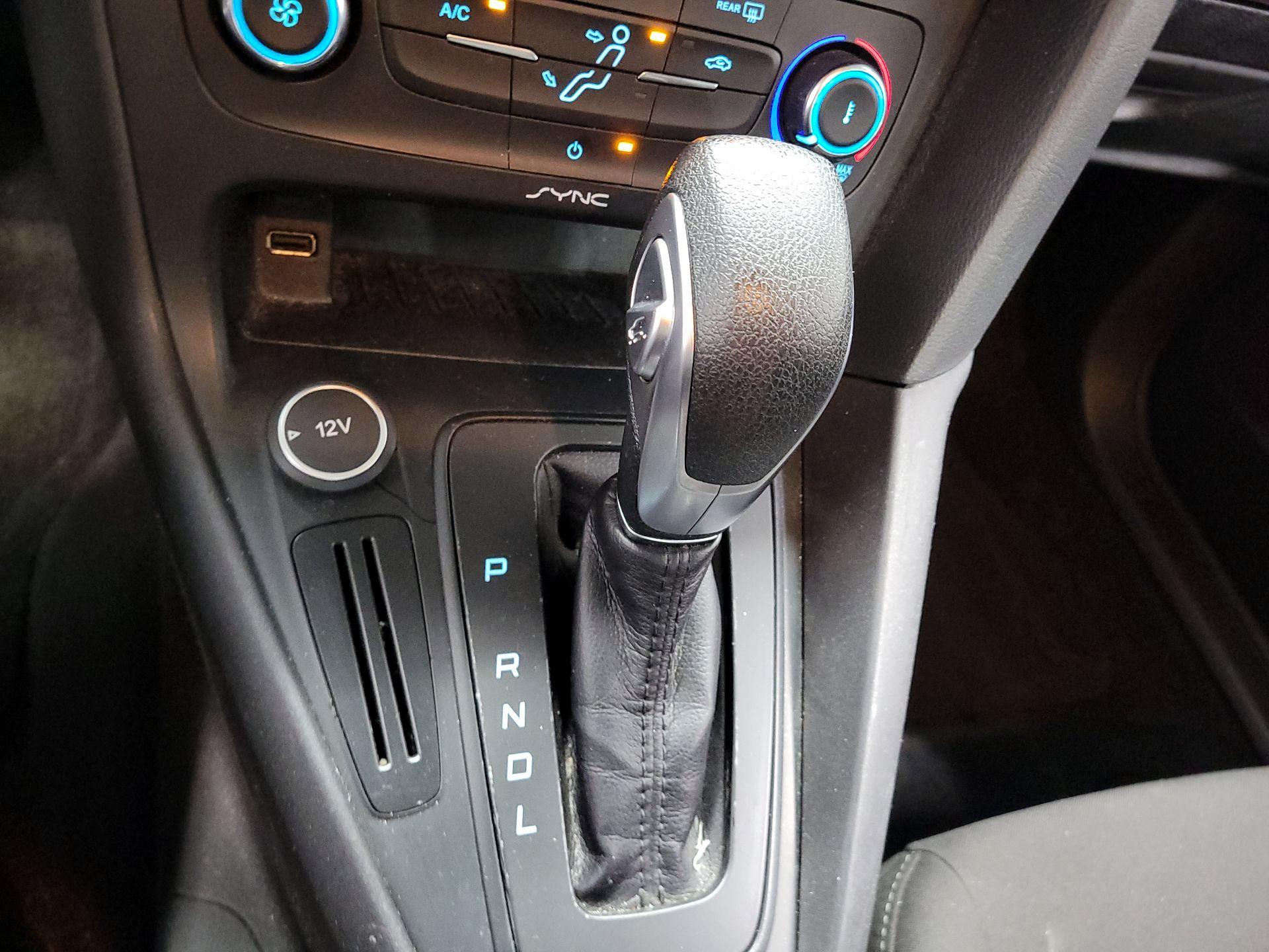 Thumbnail: 2015 Ford Focus - 14