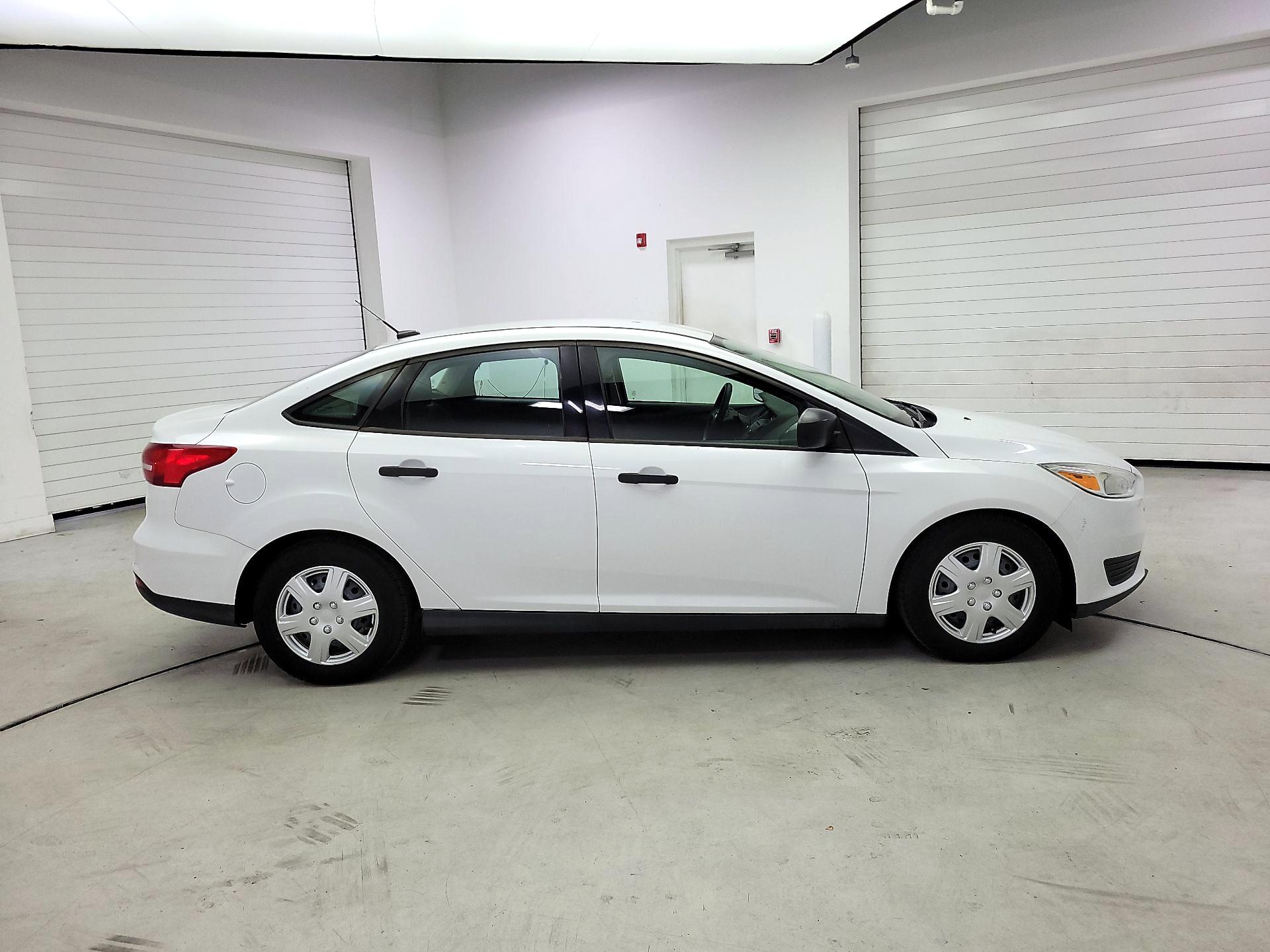 Thumbnail: 2015 Ford Focus - 4