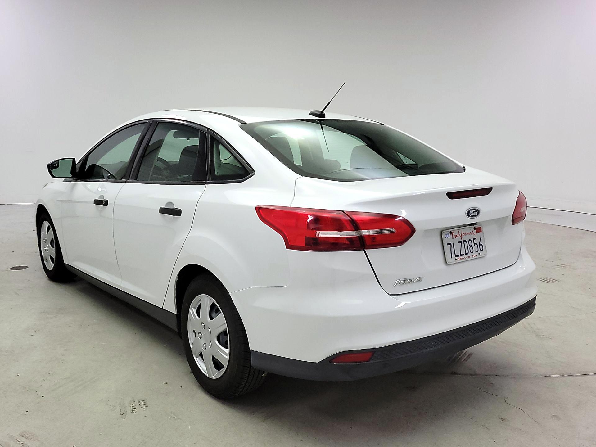 Thumbnail: 2015 Ford Focus - 7