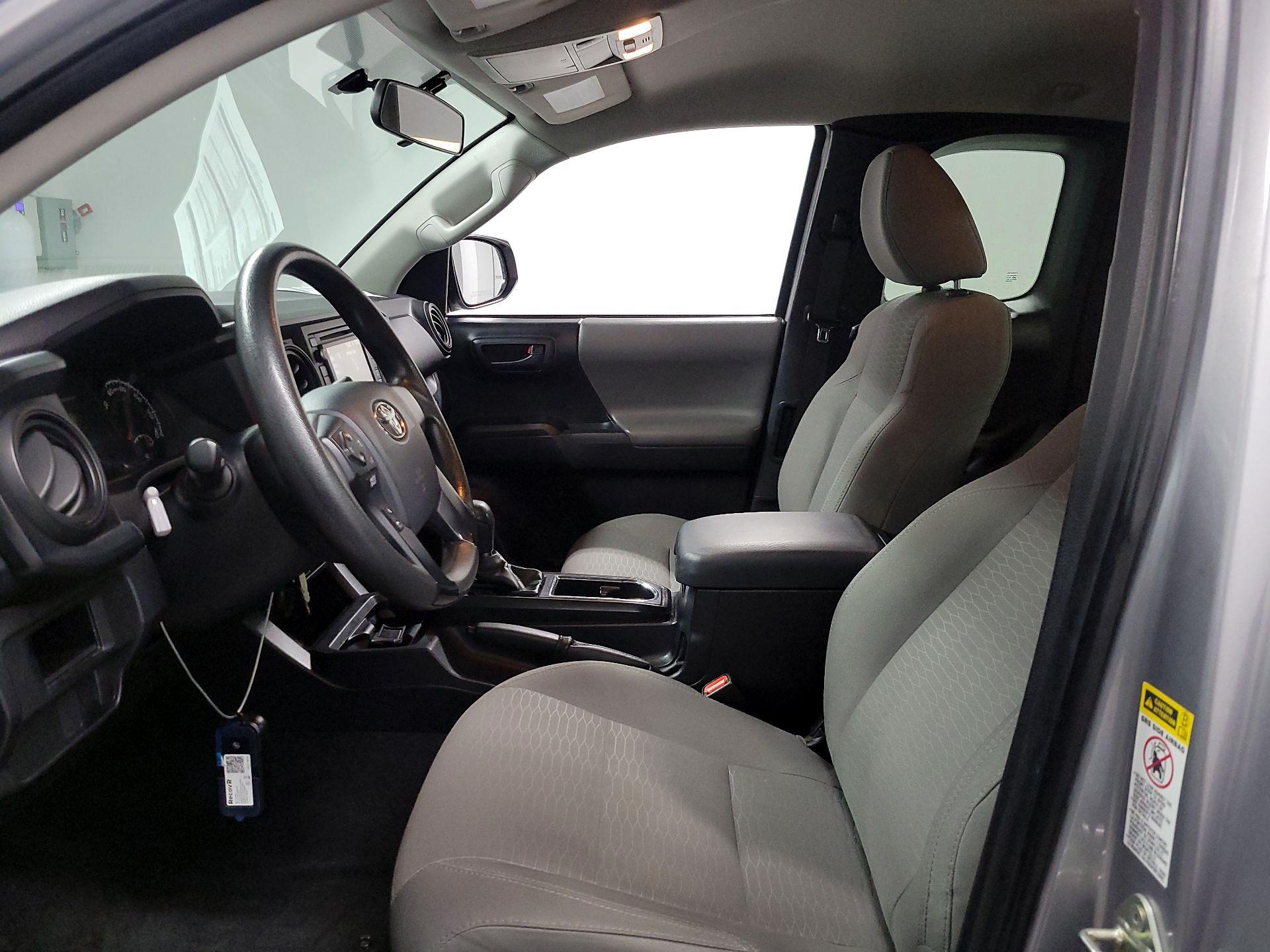 Thumbnail: 2017 Toyota Tacoma - 9