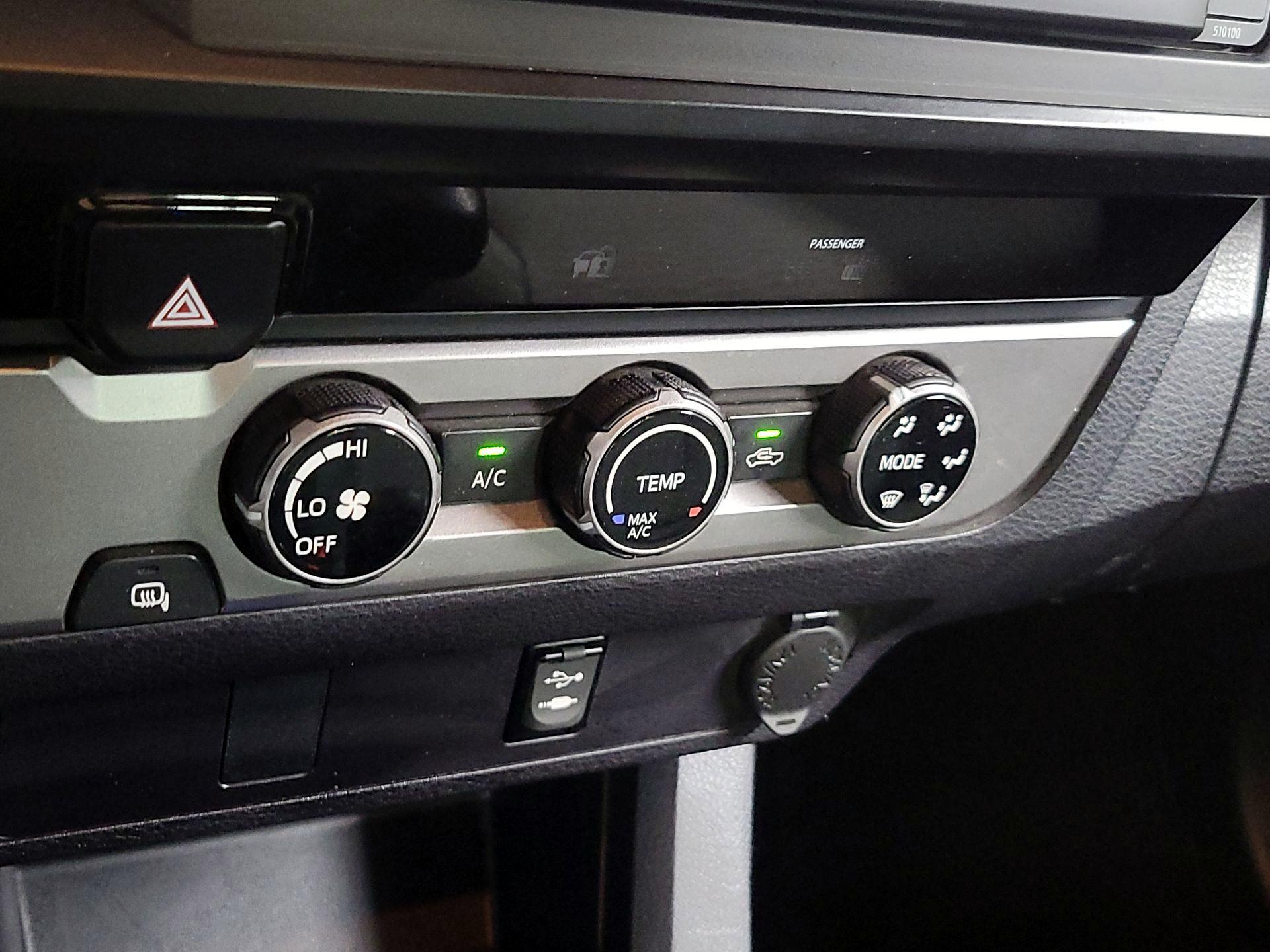 Thumbnail: 2017 Toyota Tacoma - 13