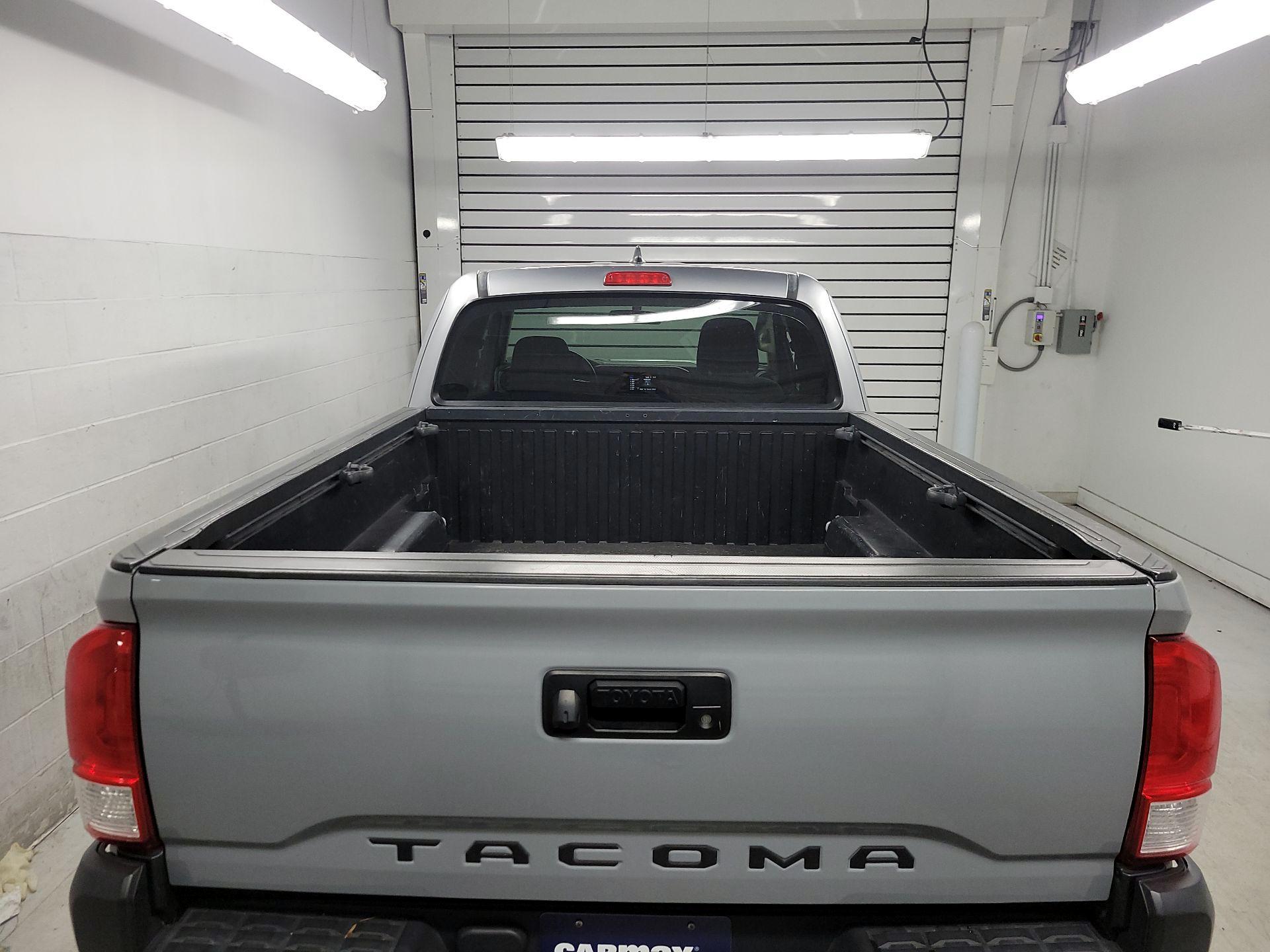 Thumbnail: 2017 Toyota Tacoma - 15