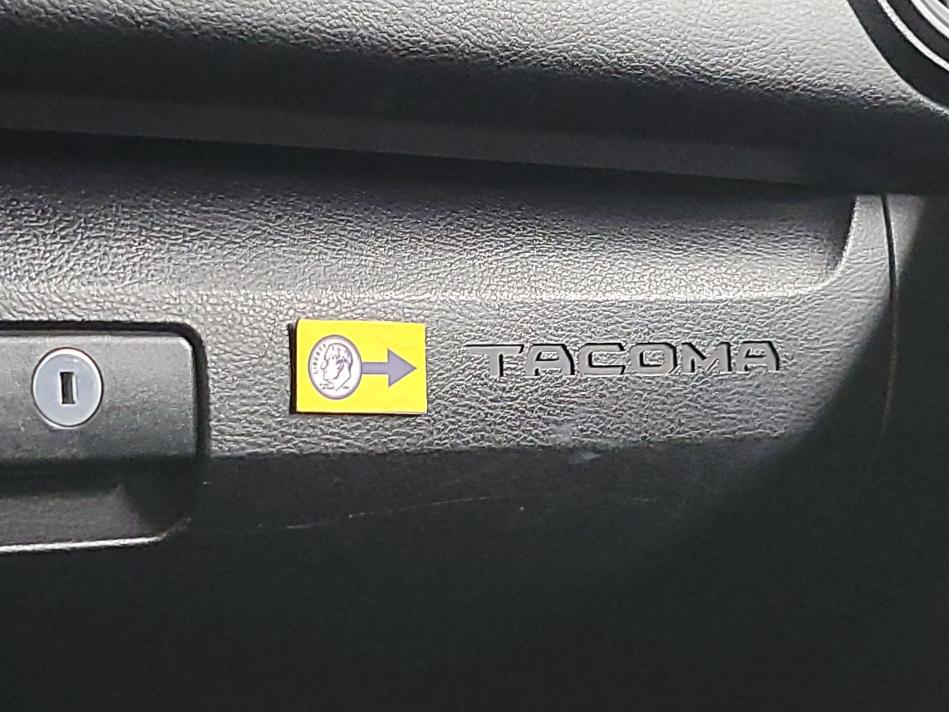 Thumbnail: 2017 Toyota Tacoma - 20