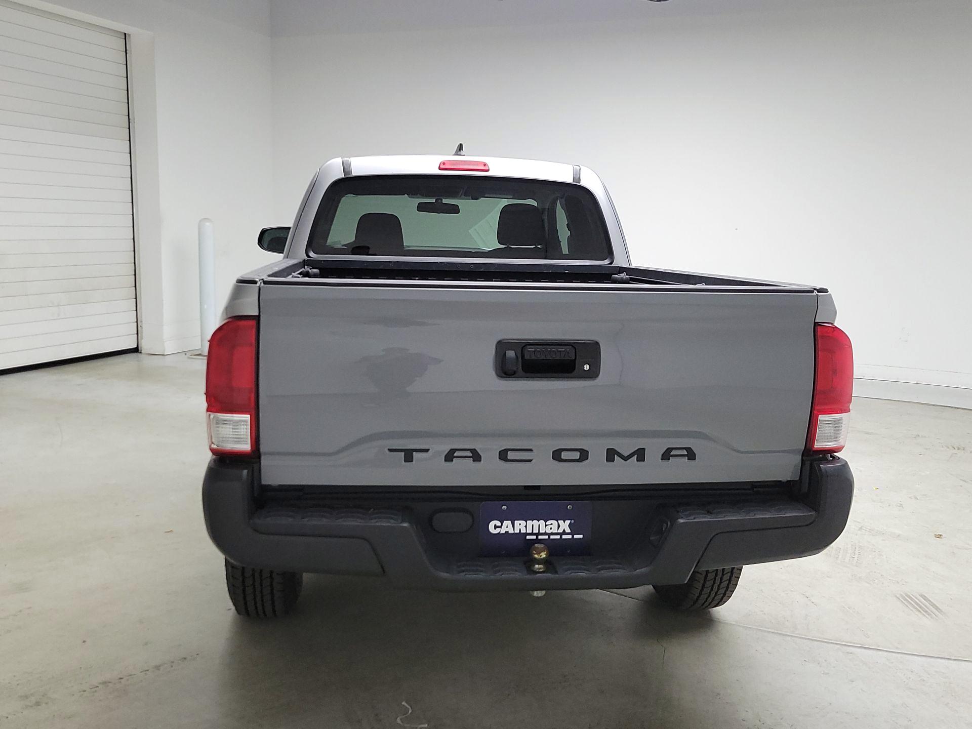 Thumbnail: 2017 Toyota Tacoma - 6