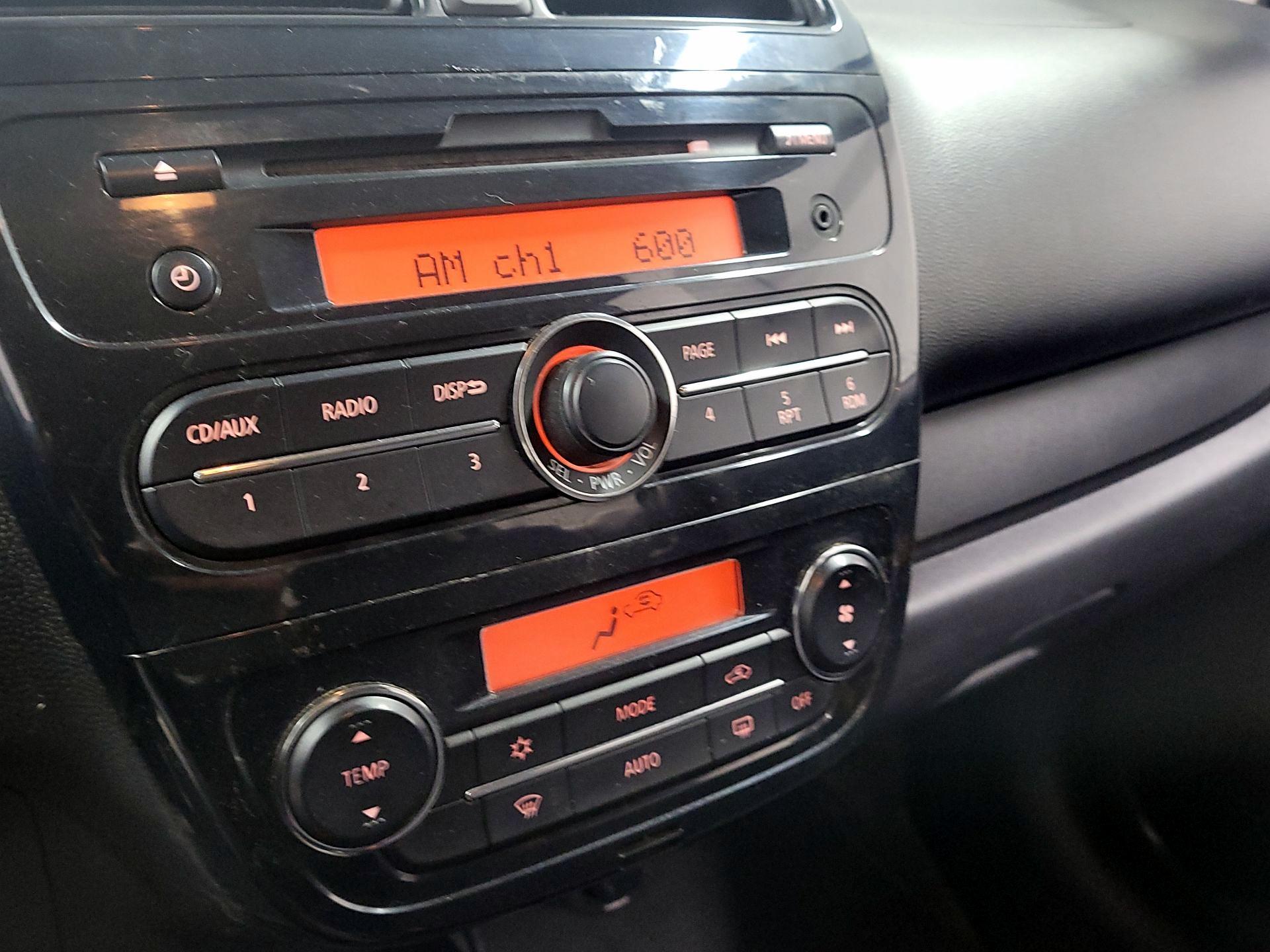 Thumbnail: 2015 Mitsubishi Mirage - 12