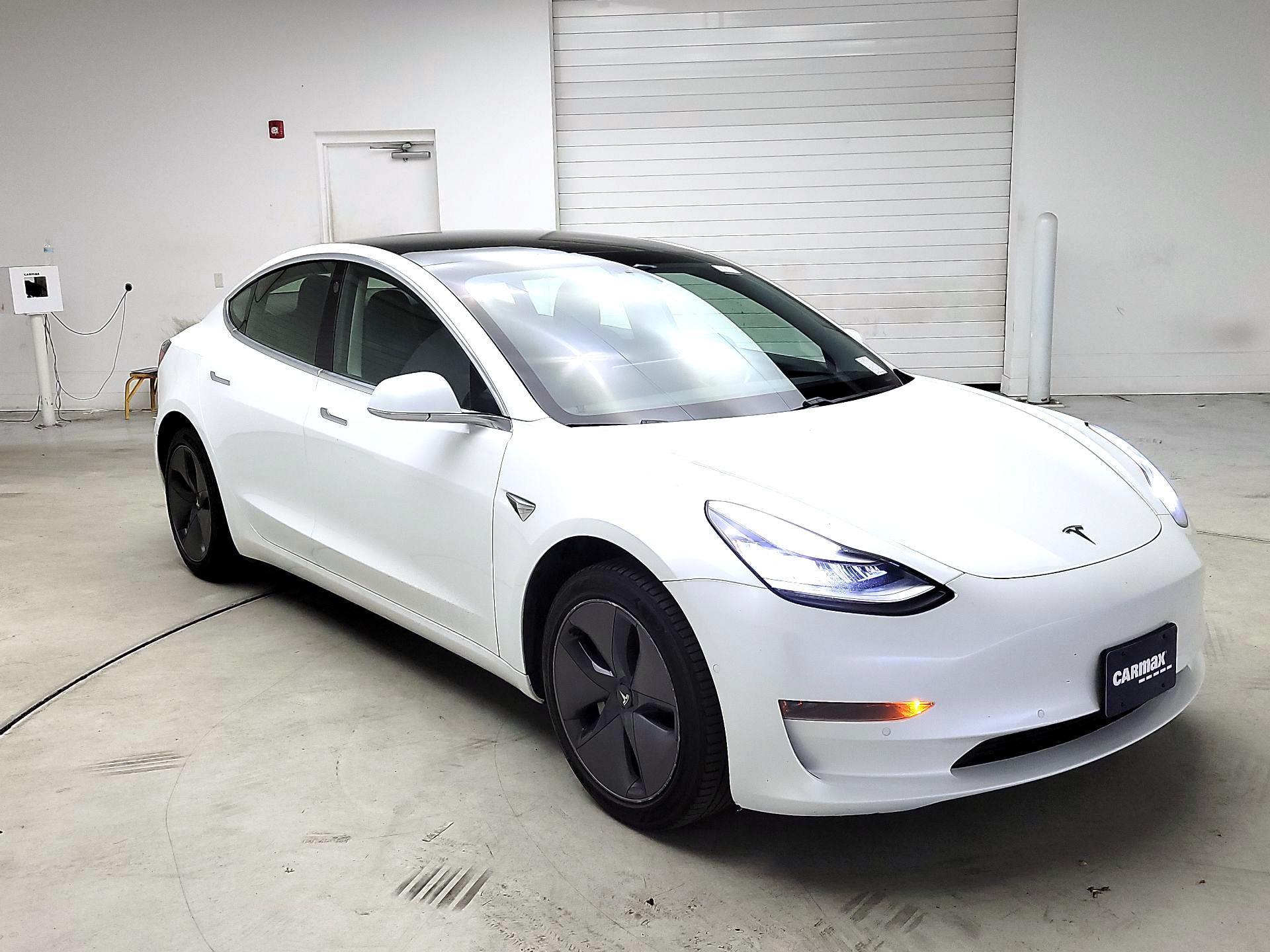 Thumbnail: 2020 Tesla Model 3 - 1