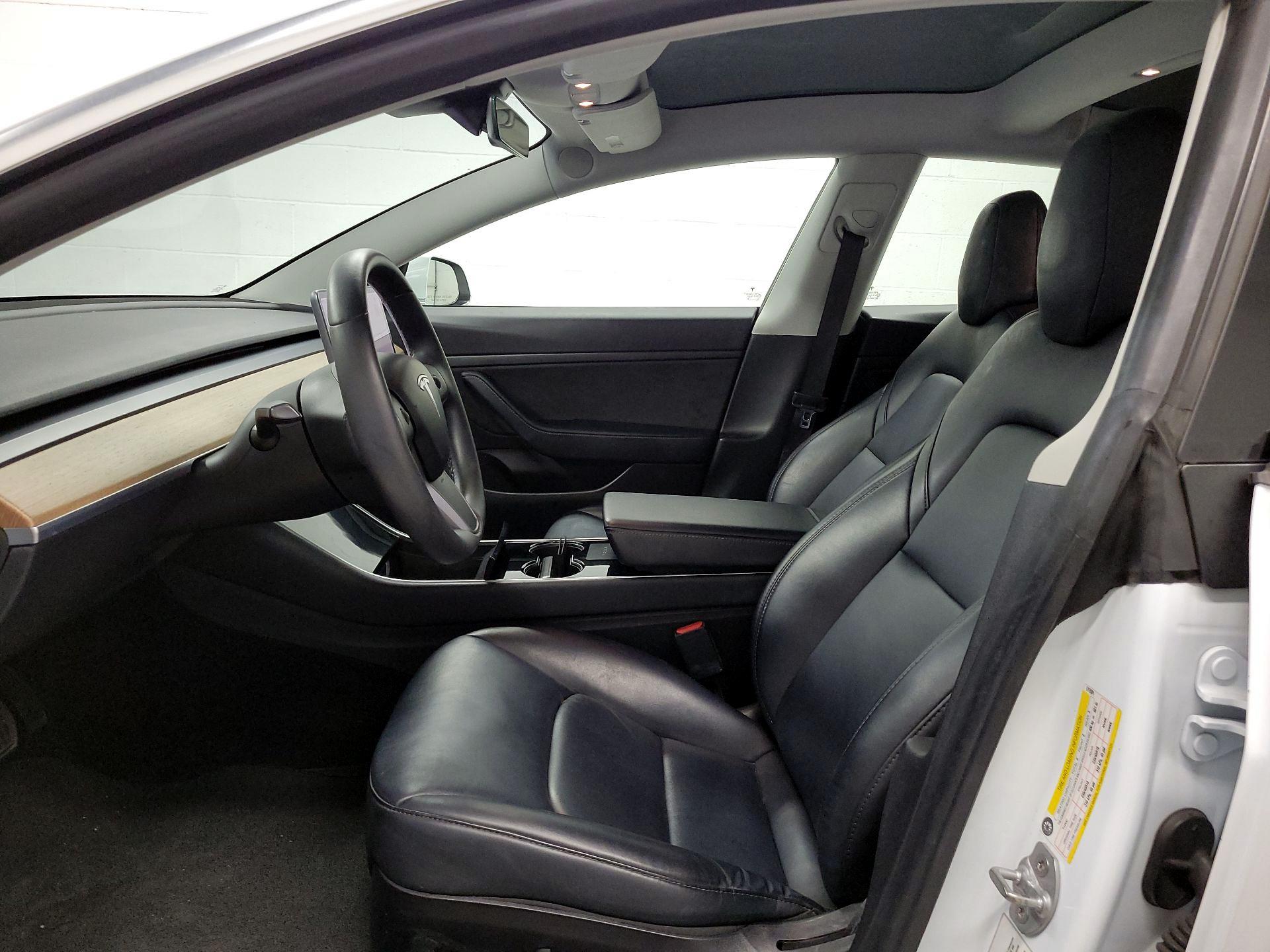 Thumbnail: 2020 Tesla Model 3 - 9