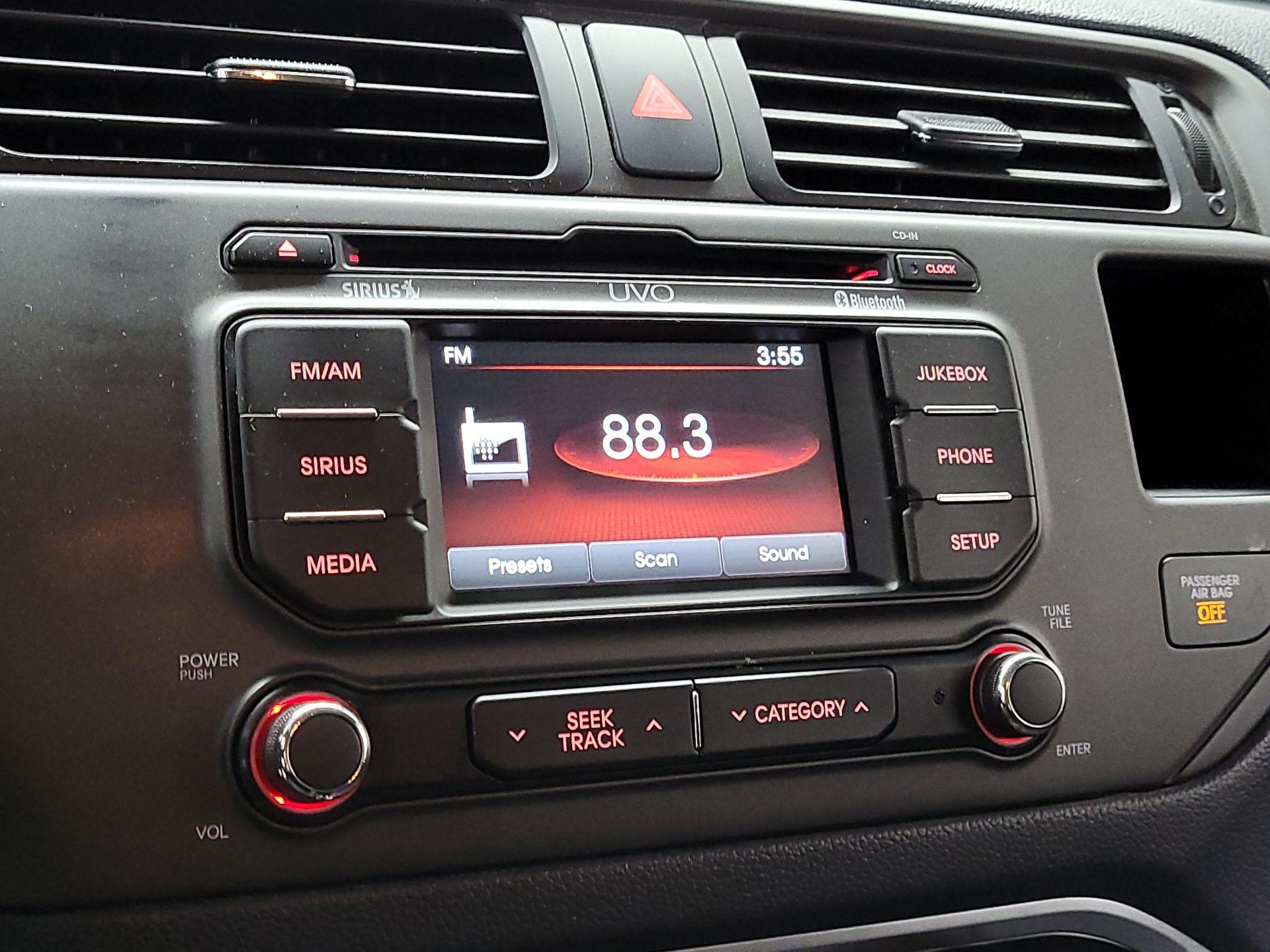 Thumbnail: 2015 Kia Rio5 - 12