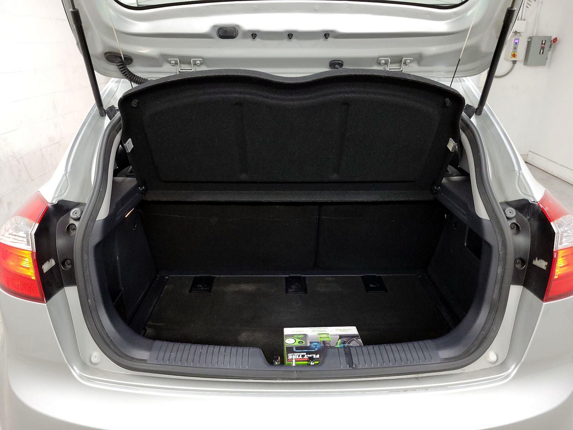 Thumbnail: 2015 Kia Rio5 - 16