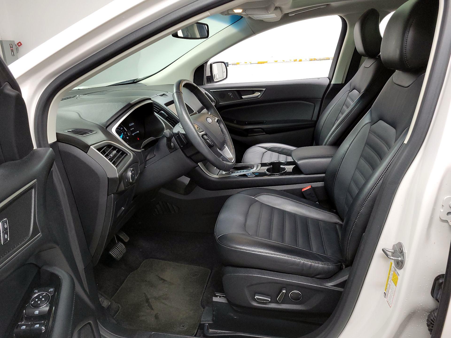 Thumbnail: 2015 Ford Edge - 11