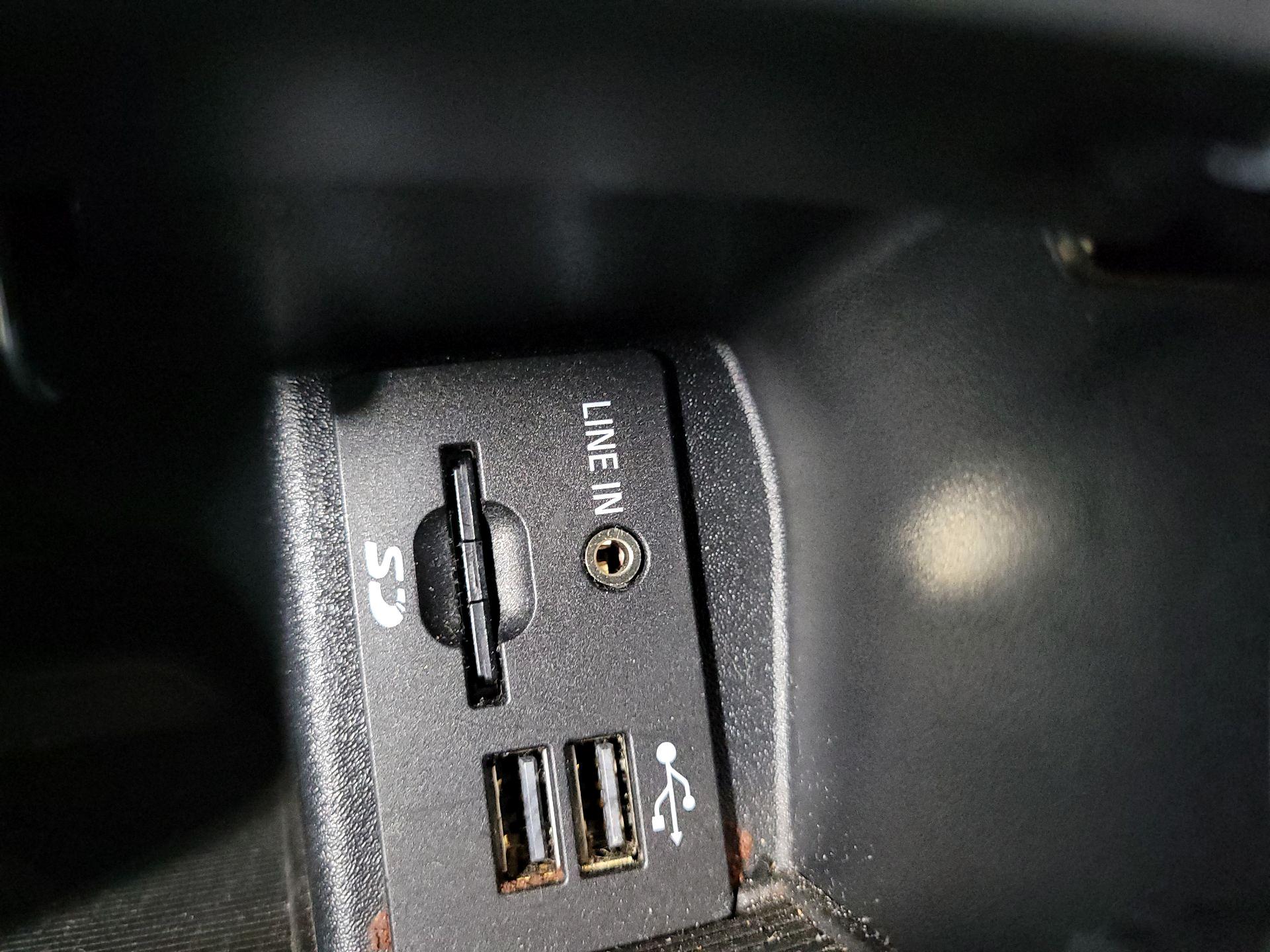 Thumbnail: 2015 Ford Edge - 18