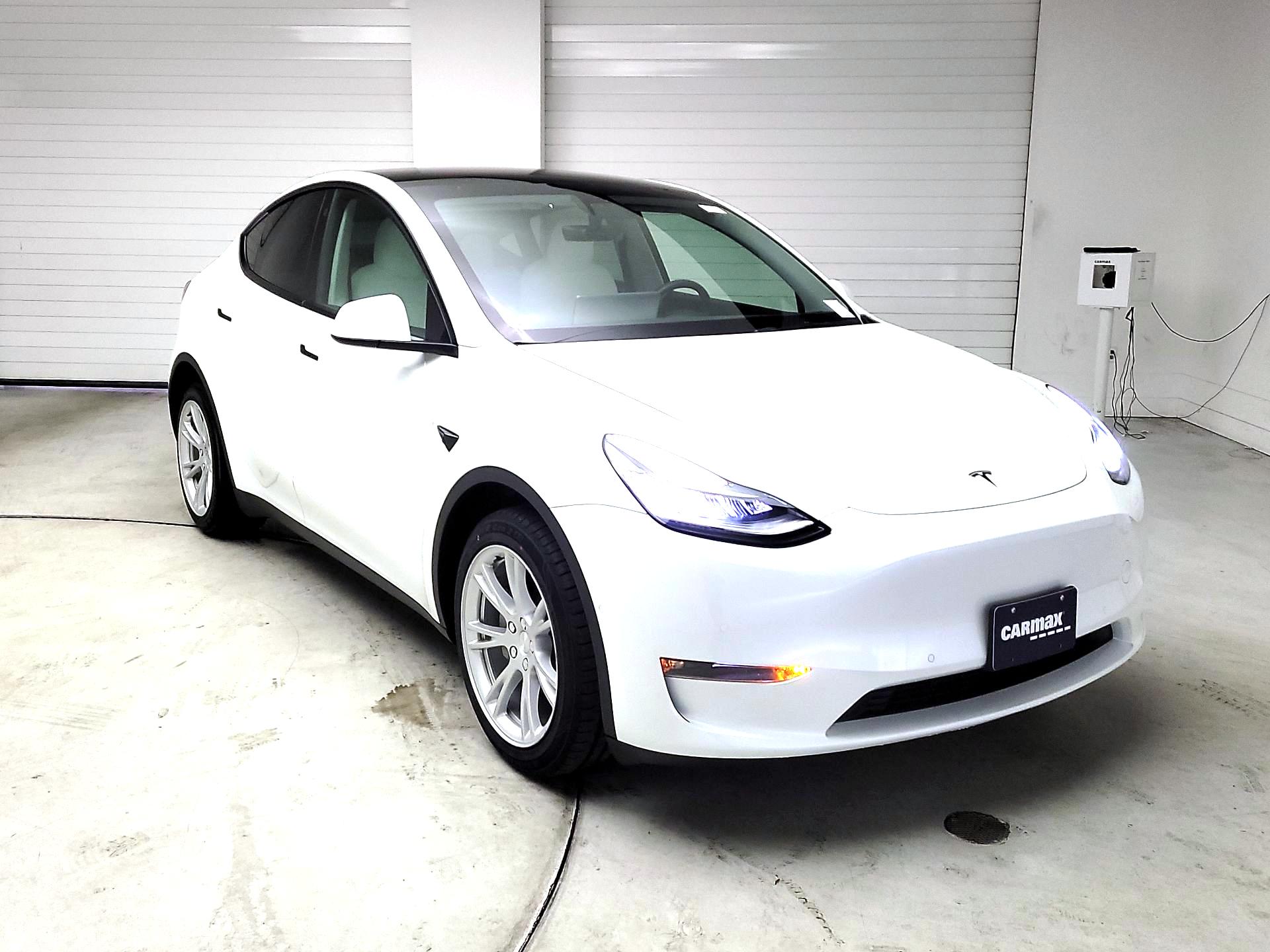 Thumbnail: 2022 Tesla Model Y - 1