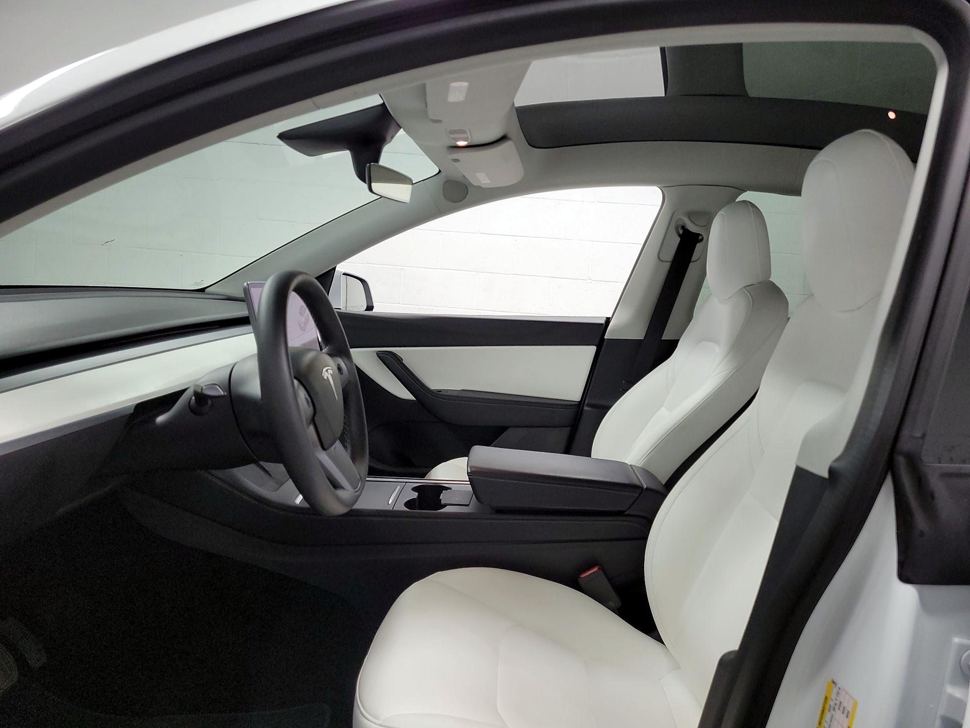 Thumbnail: 2022 Tesla Model Y - 16