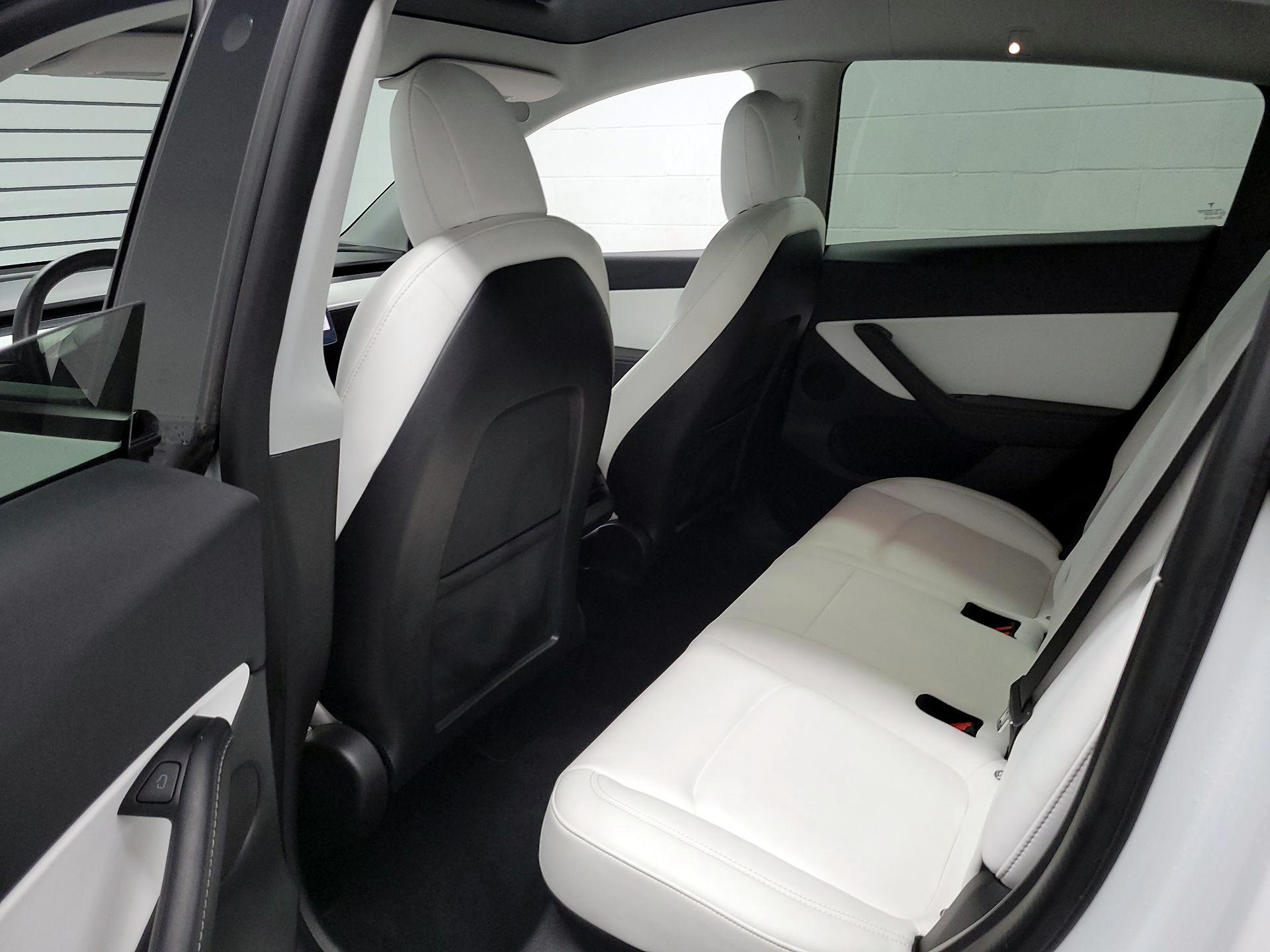 Thumbnail: 2022 Tesla Model Y - 17