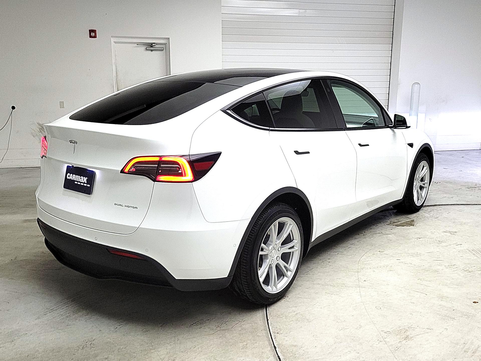 Thumbnail: 2022 Tesla Model Y - 5