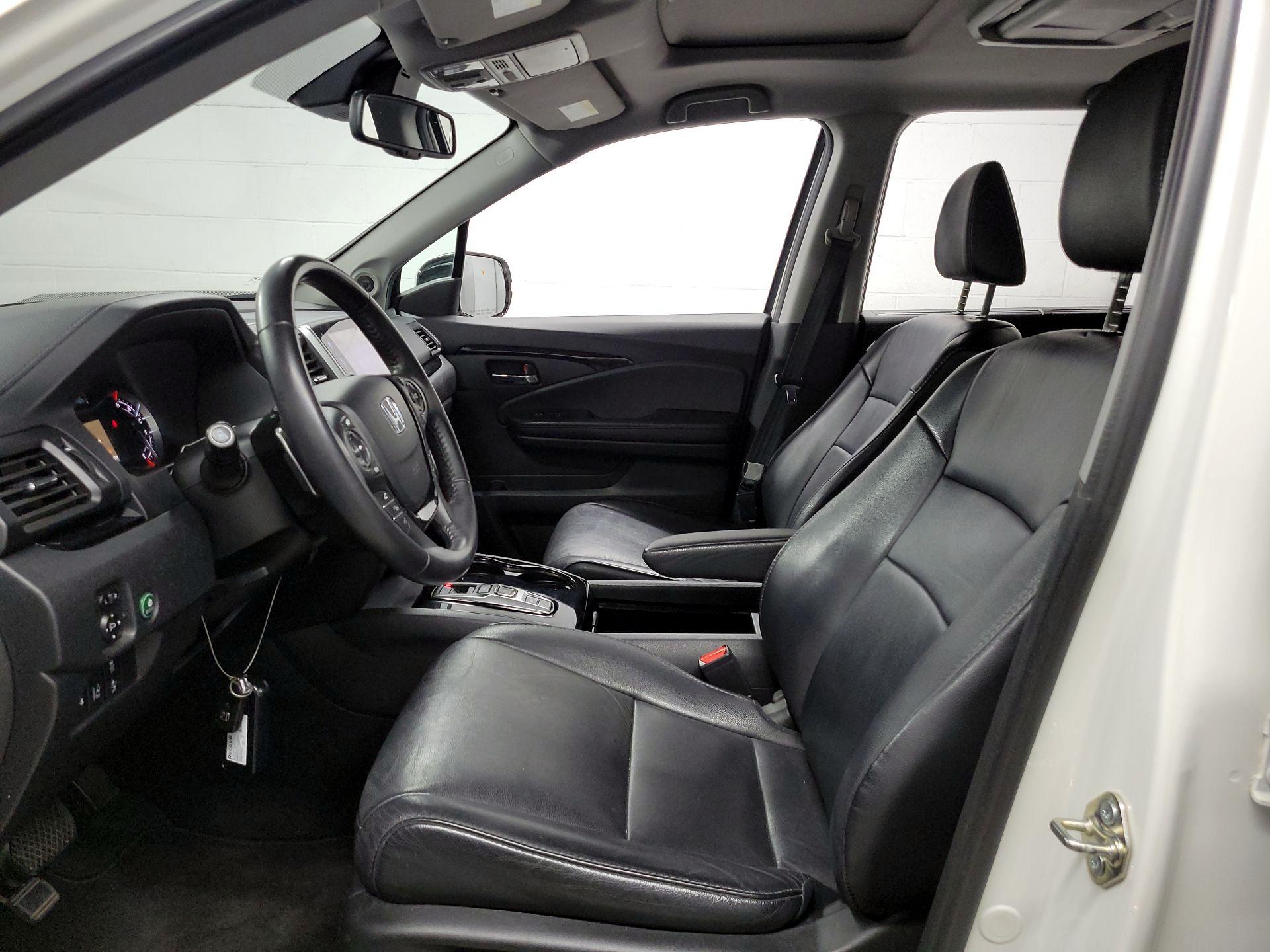 Thumbnail: 2018 Honda Pilot - 9