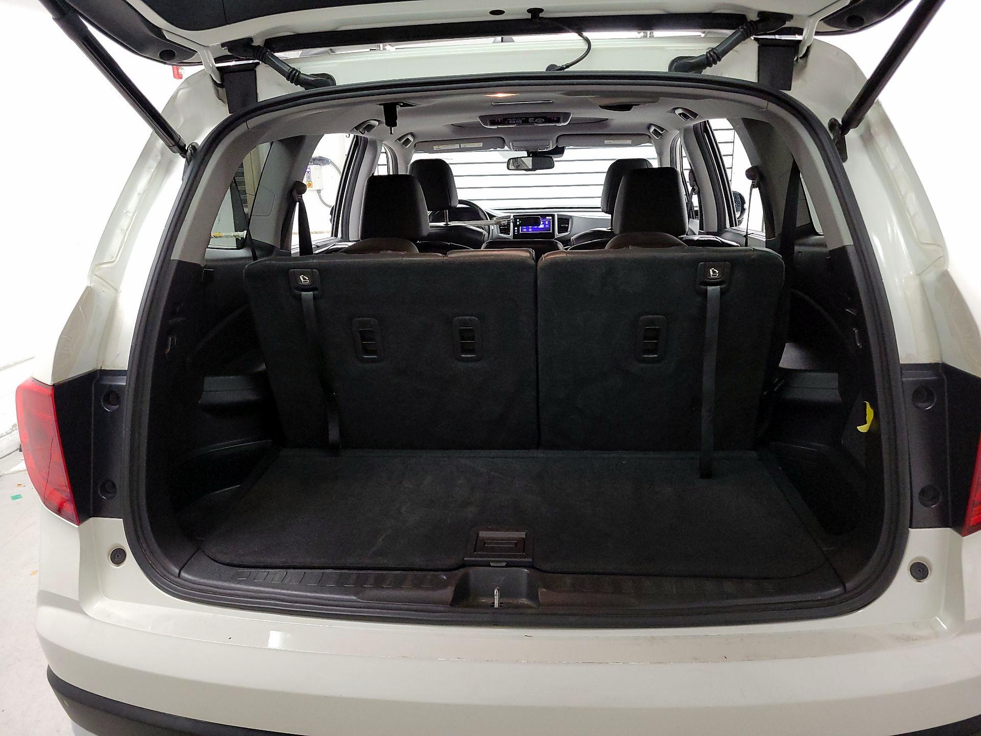 Thumbnail: 2018 Honda Pilot - 16