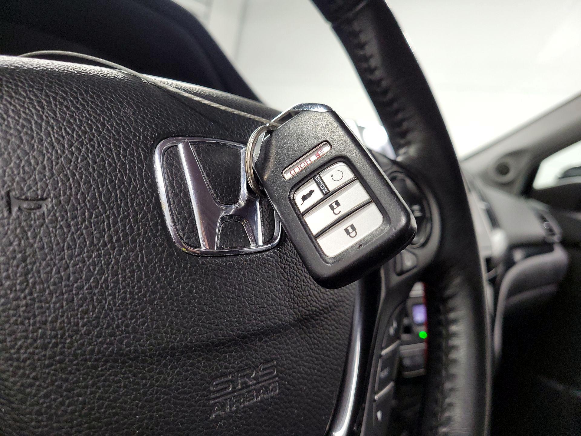 Thumbnail: 2018 Honda Pilot - 18