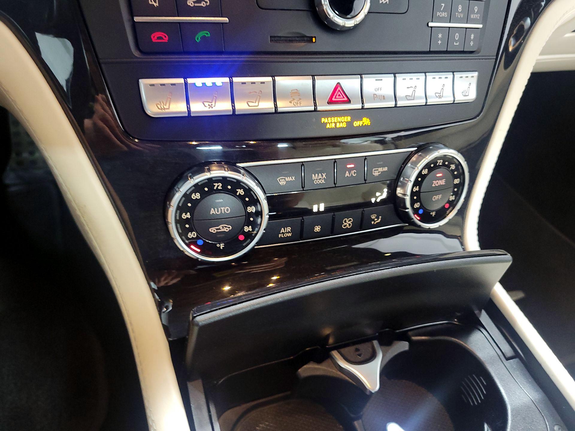 Thumbnail: 2019 Mercedes-Benz SL-Class - 16