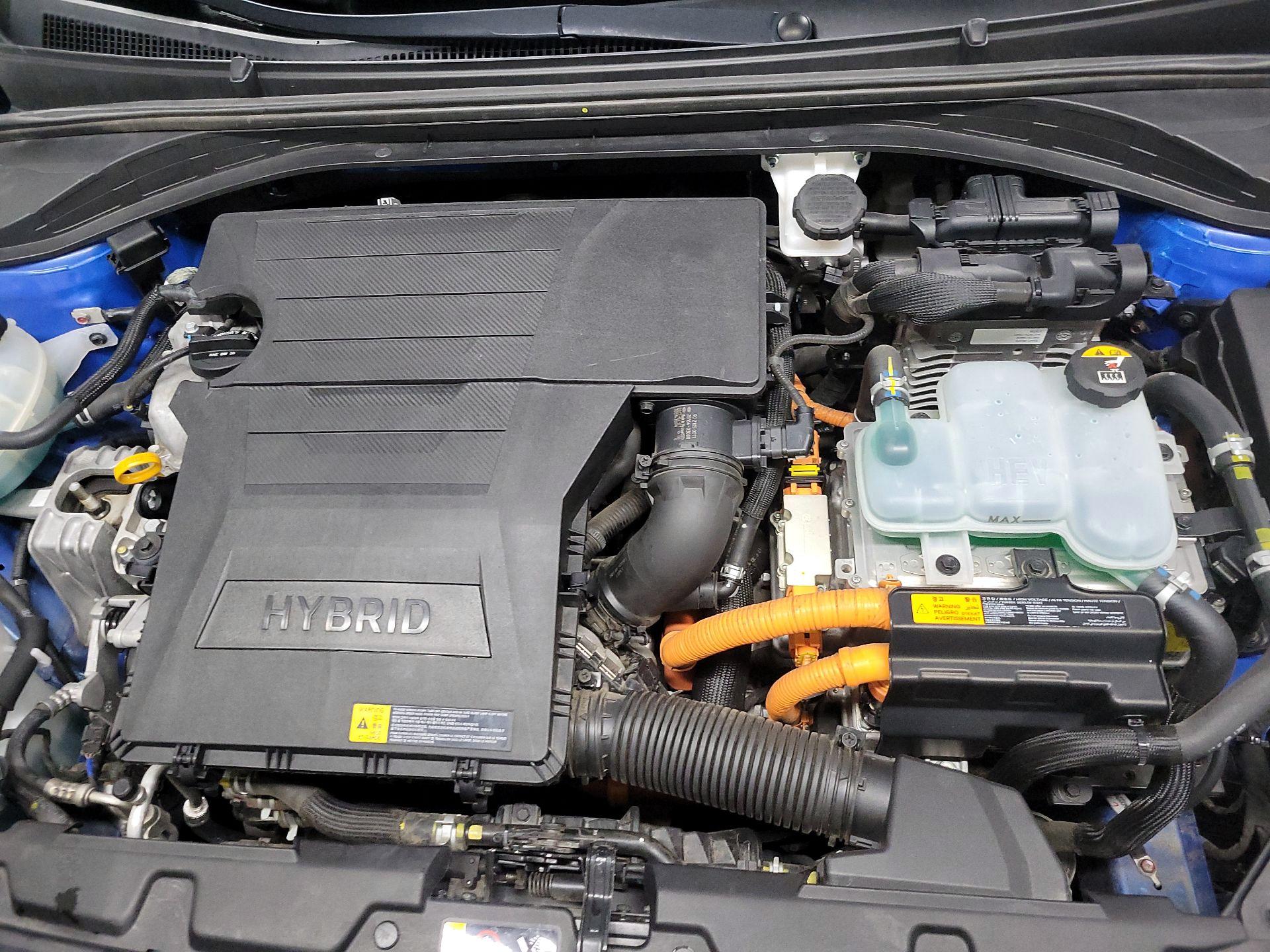 Thumbnail: 2017 Hyundai Ioniq - 17