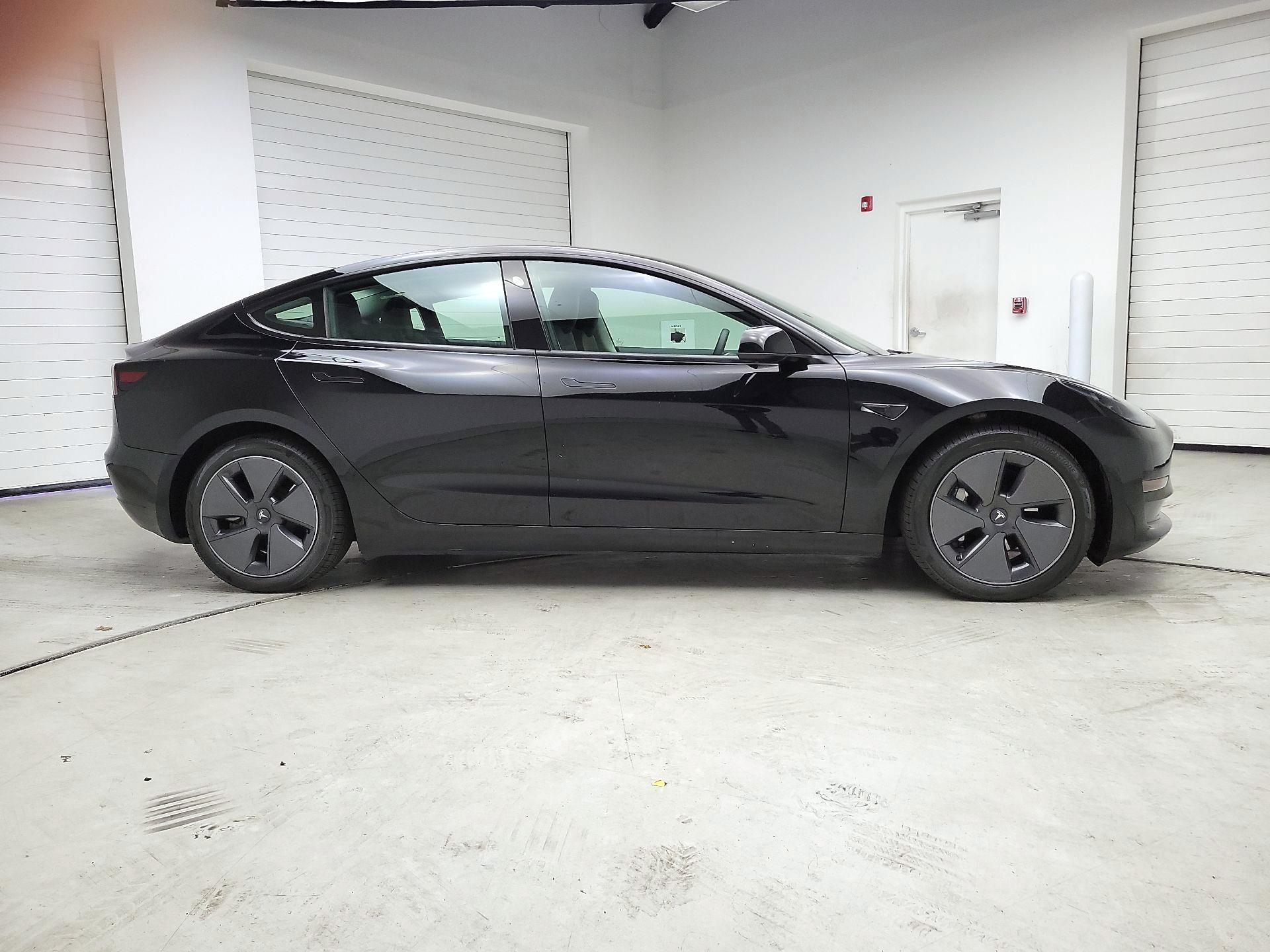Thumbnail: 2021 Tesla Model 3 - 4