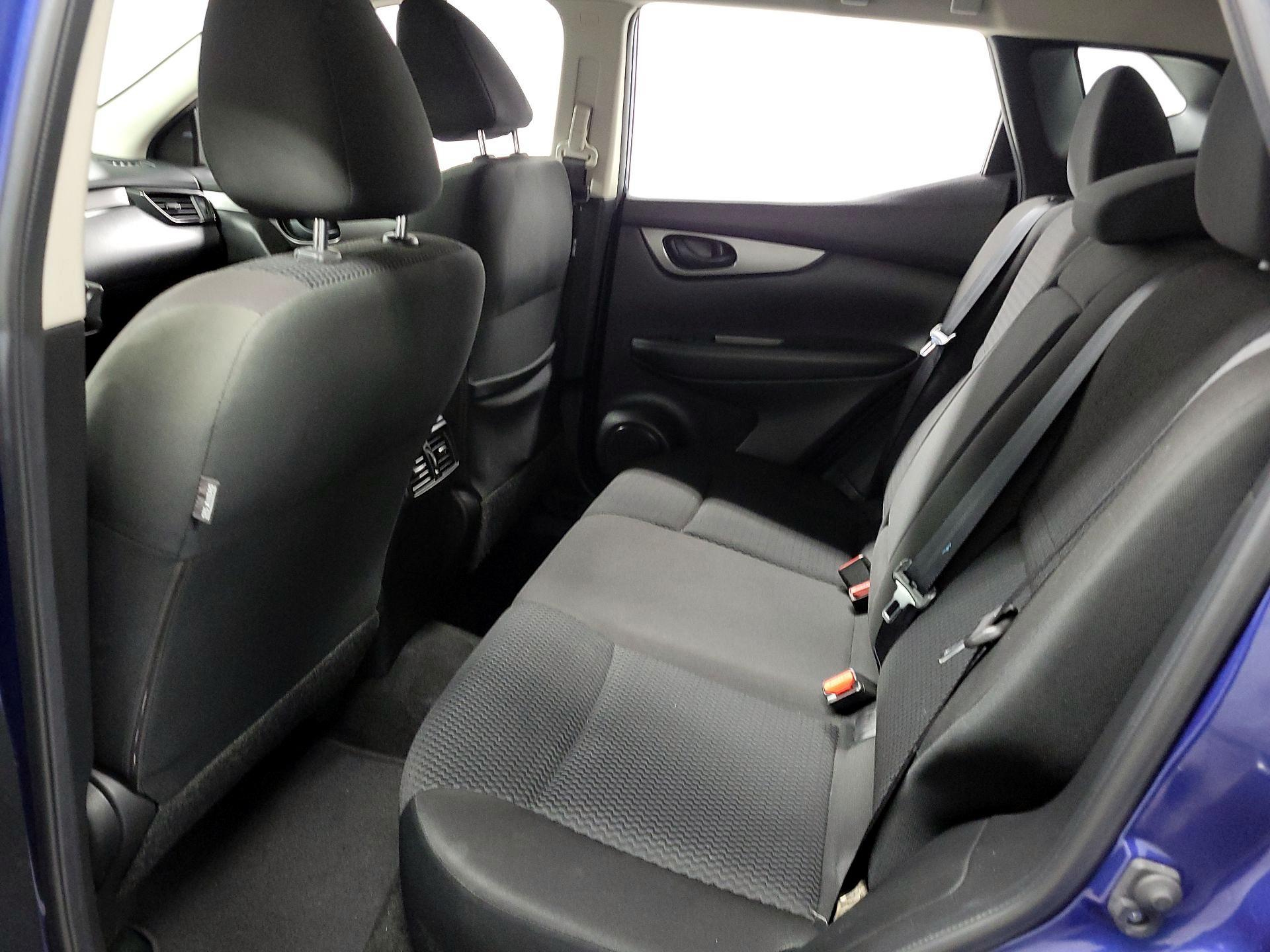 Thumbnail: 2018 Nissan Rogue Sport - 15