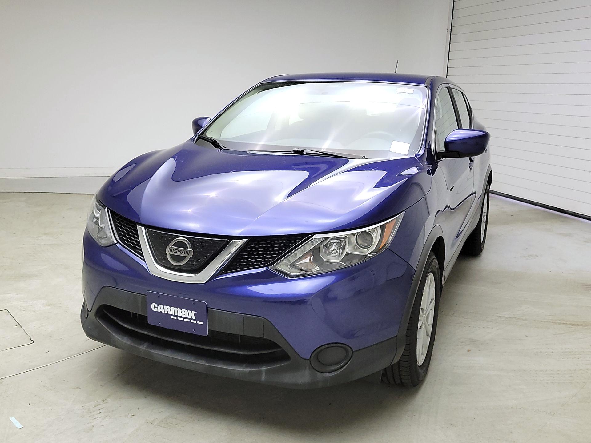 Thumbnail: 2018 Nissan Rogue Sport - 3