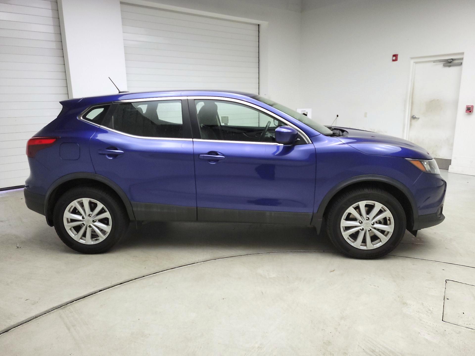 Thumbnail: 2018 Nissan Rogue Sport - 4