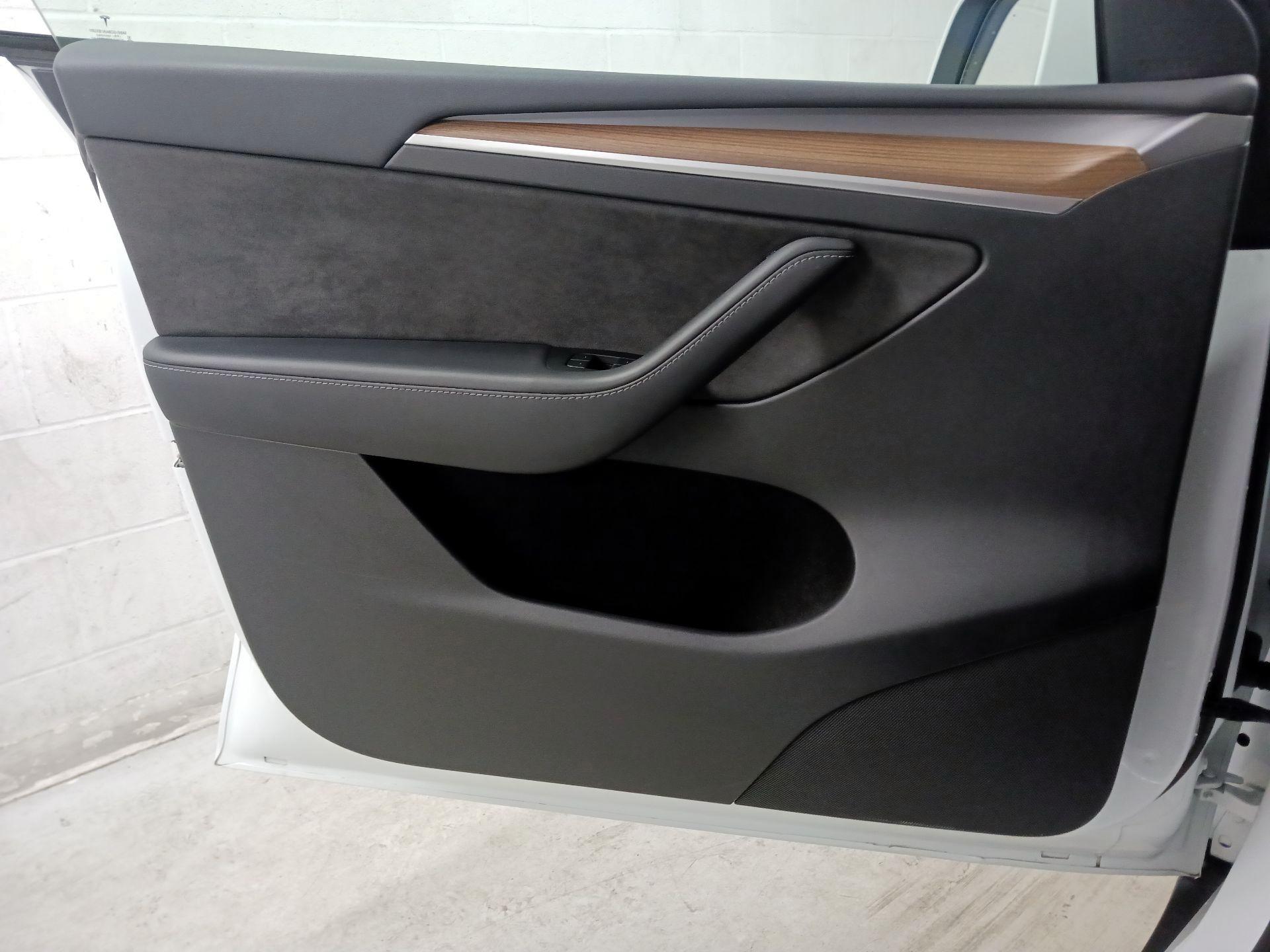 Thumbnail: 2022 Tesla Model Y - 12