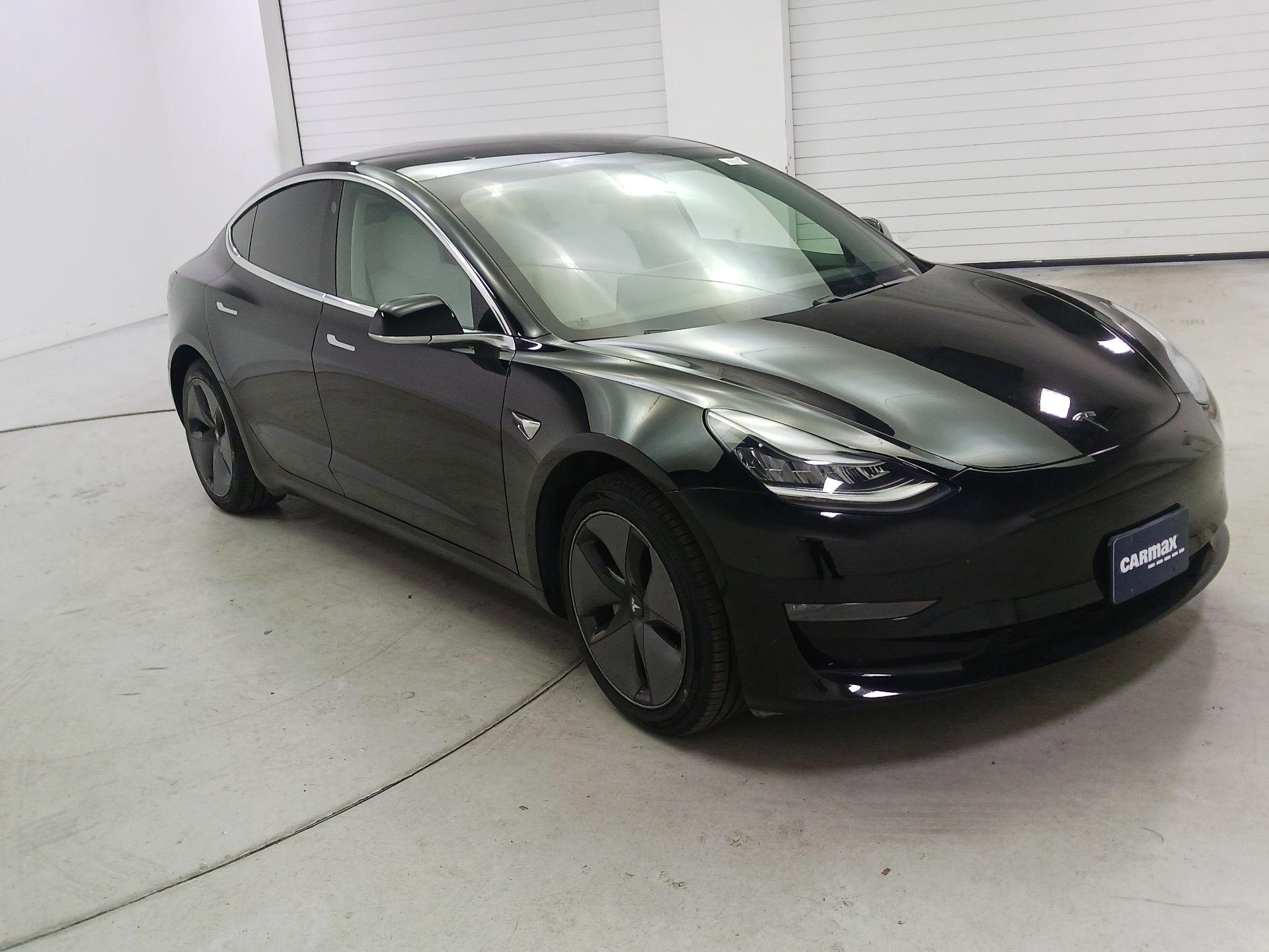 Thumbnail: 2019 Tesla Model 3 - 1
