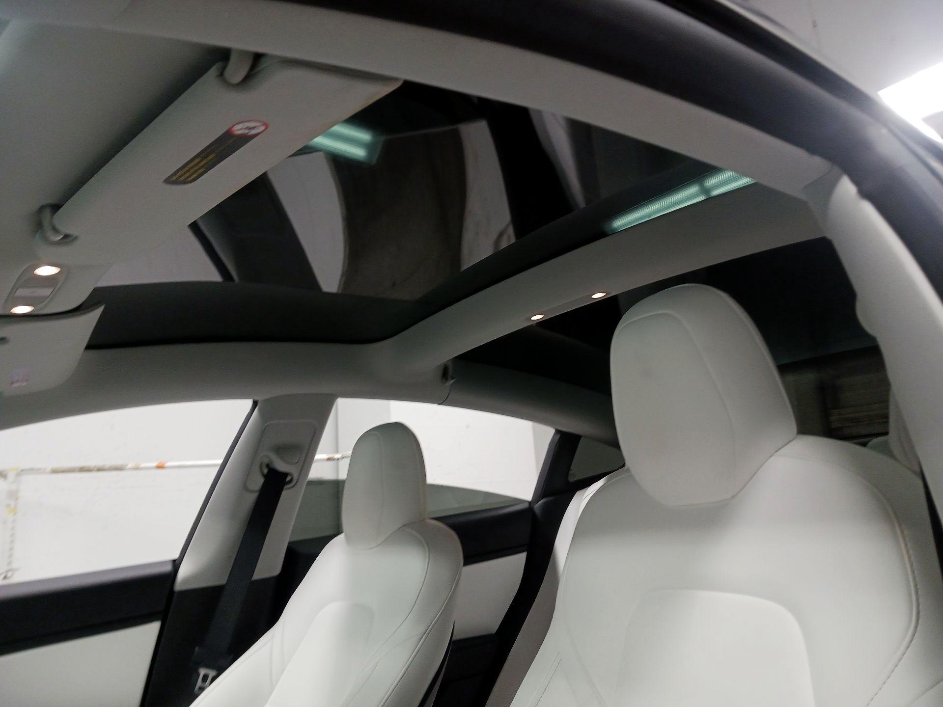 Thumbnail: 2019 Tesla Model 3 - 17