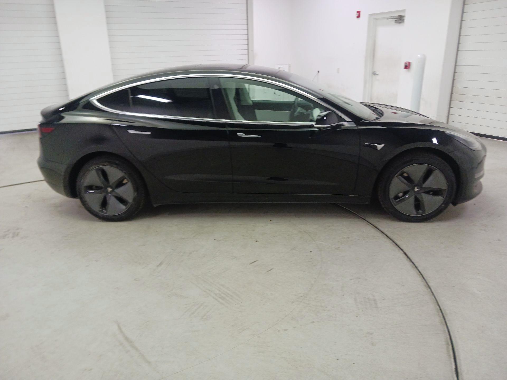 Thumbnail: 2019 Tesla Model 3 - 4